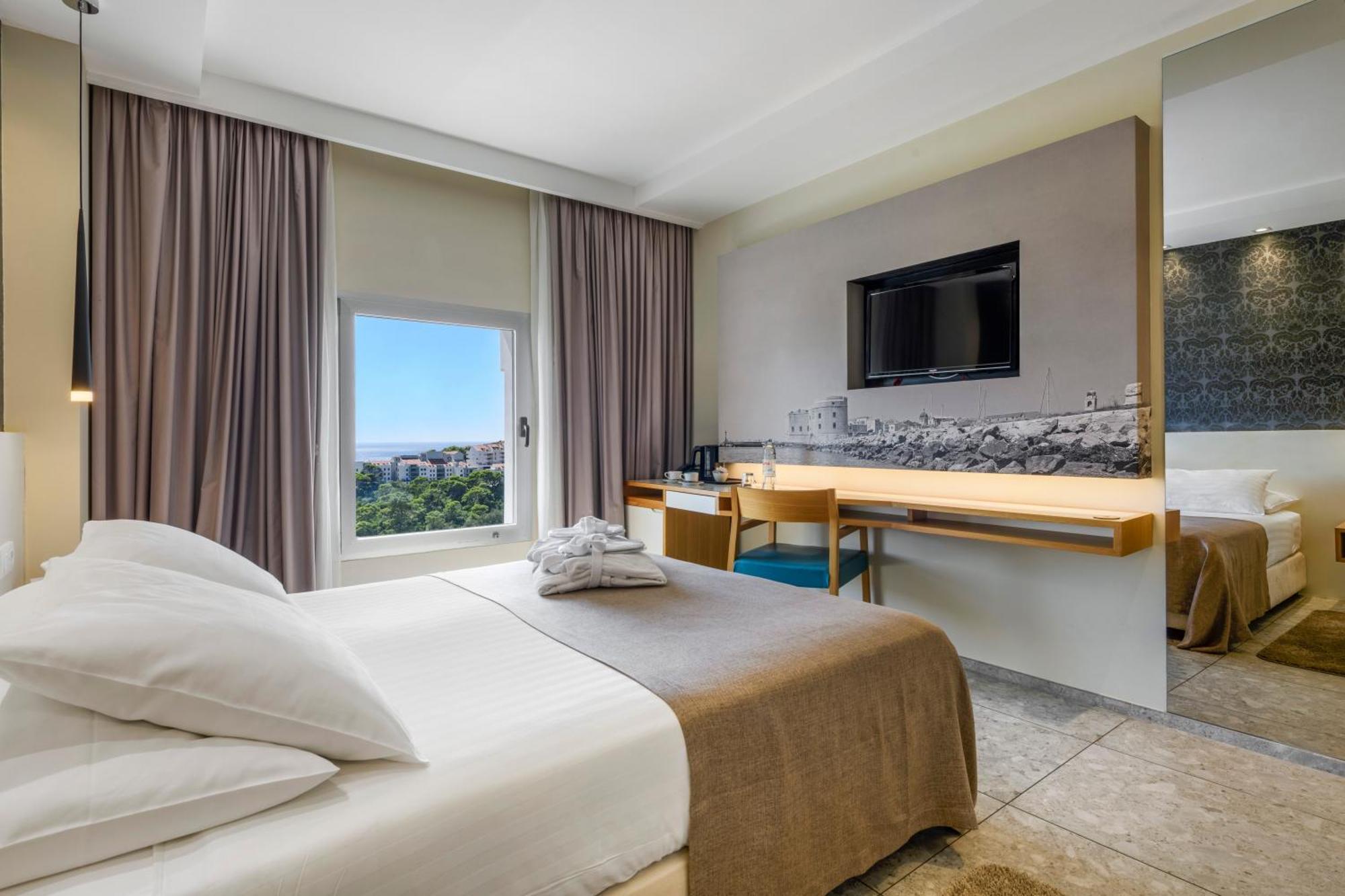 Double or Twin Room Half Board,1543973227:JPEG