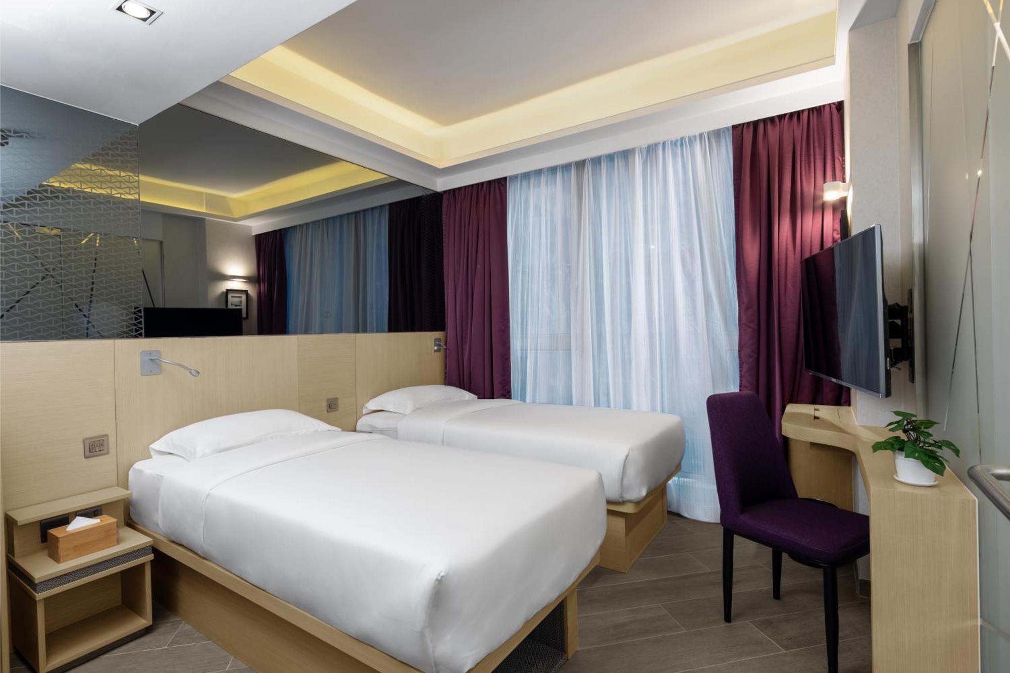 Starphire City Twin Room