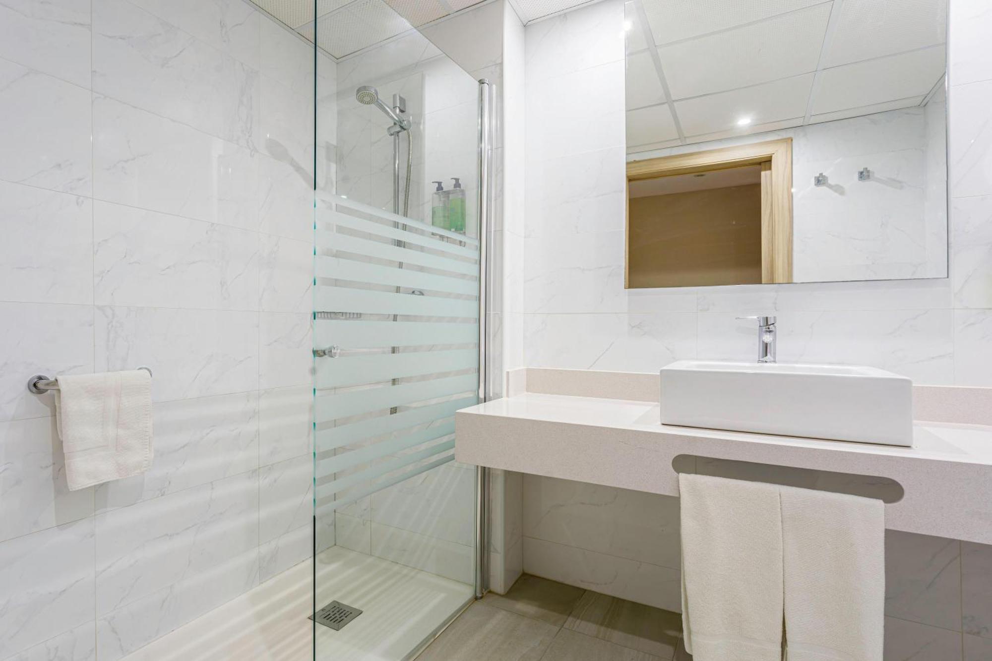 Habitación Doble Estándar (2 adultos)