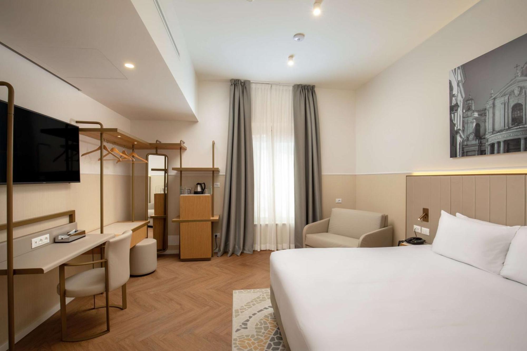 Superior King Room with Chair Bed,1546953310:JPEG
