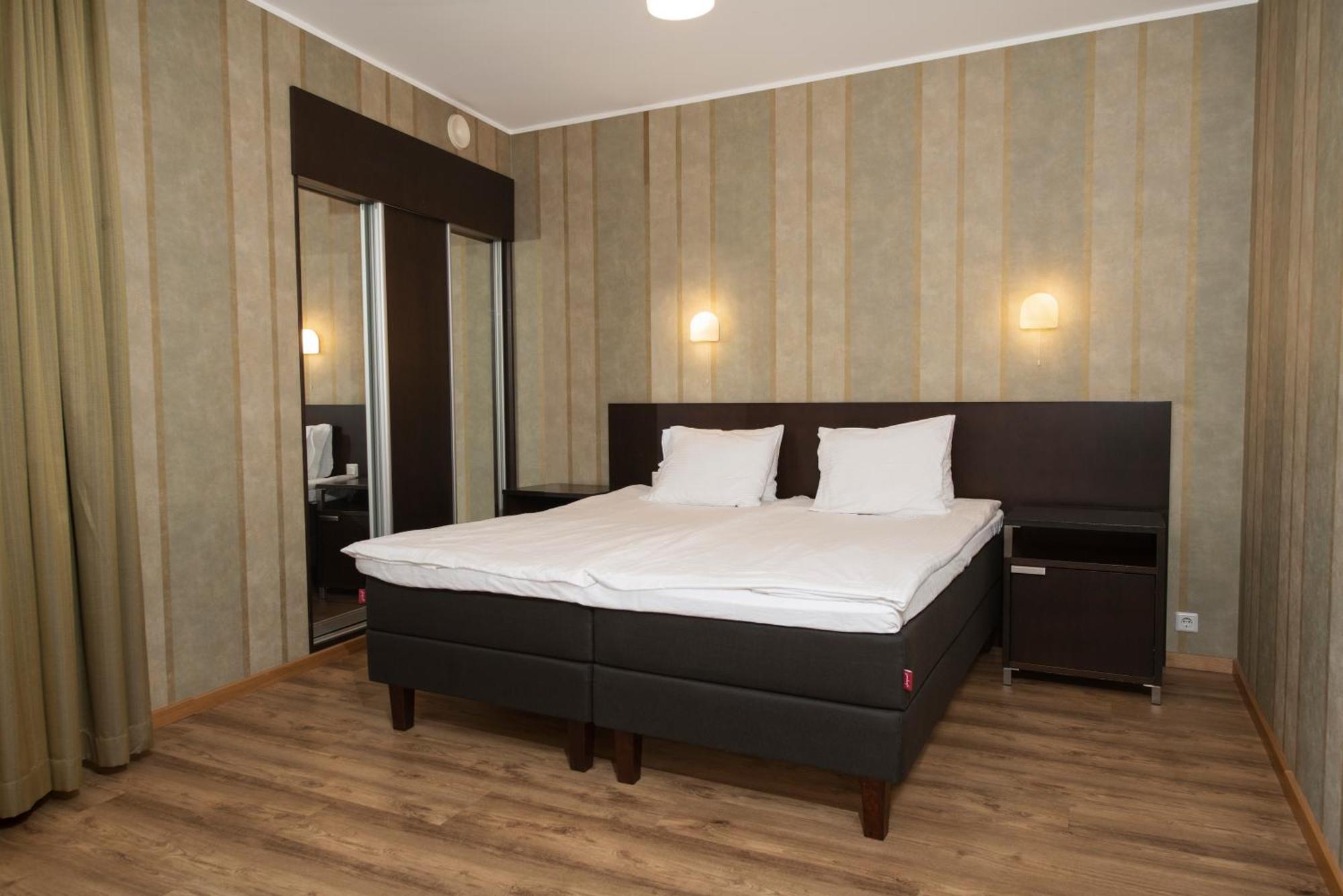 Standard Twin Room Classical Side Building