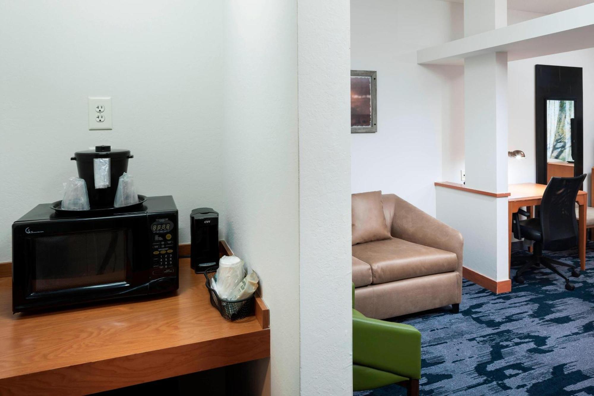Studio with King Bed and Sofa Bed - Hearing Accessible