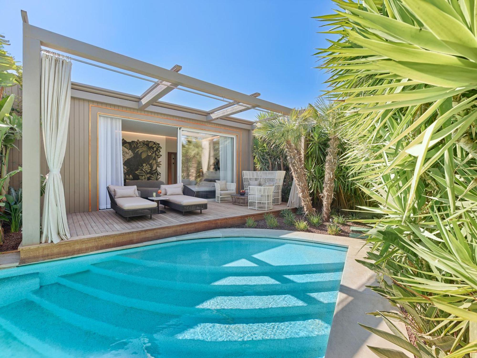 Laguna Private Grand Suite Swim Up Terrace