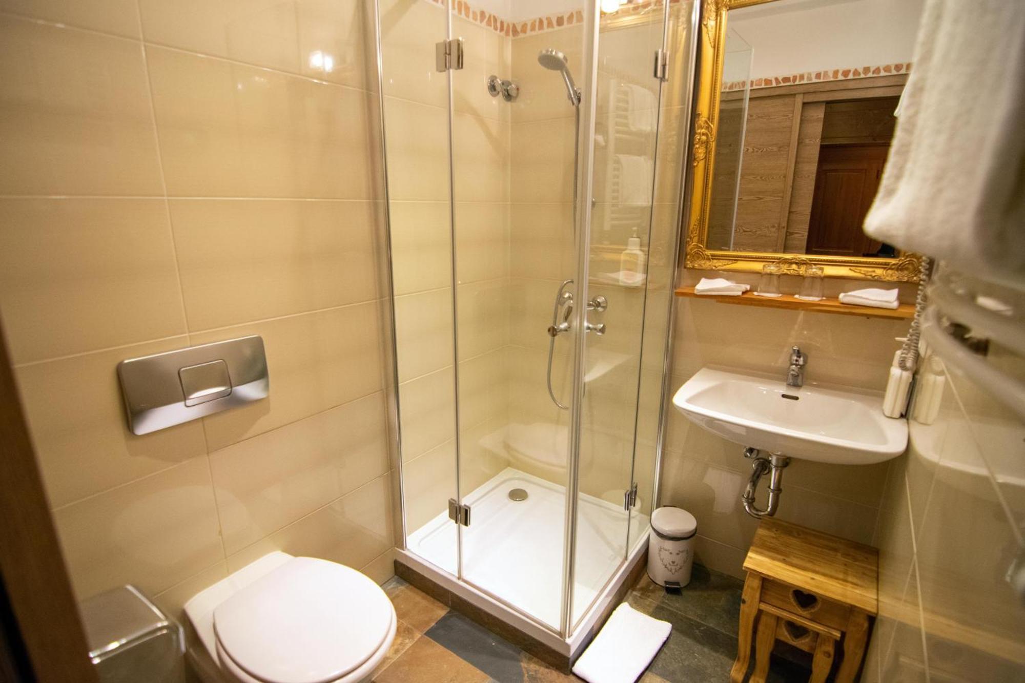 Double Room with Street View,1695738051:JPEG