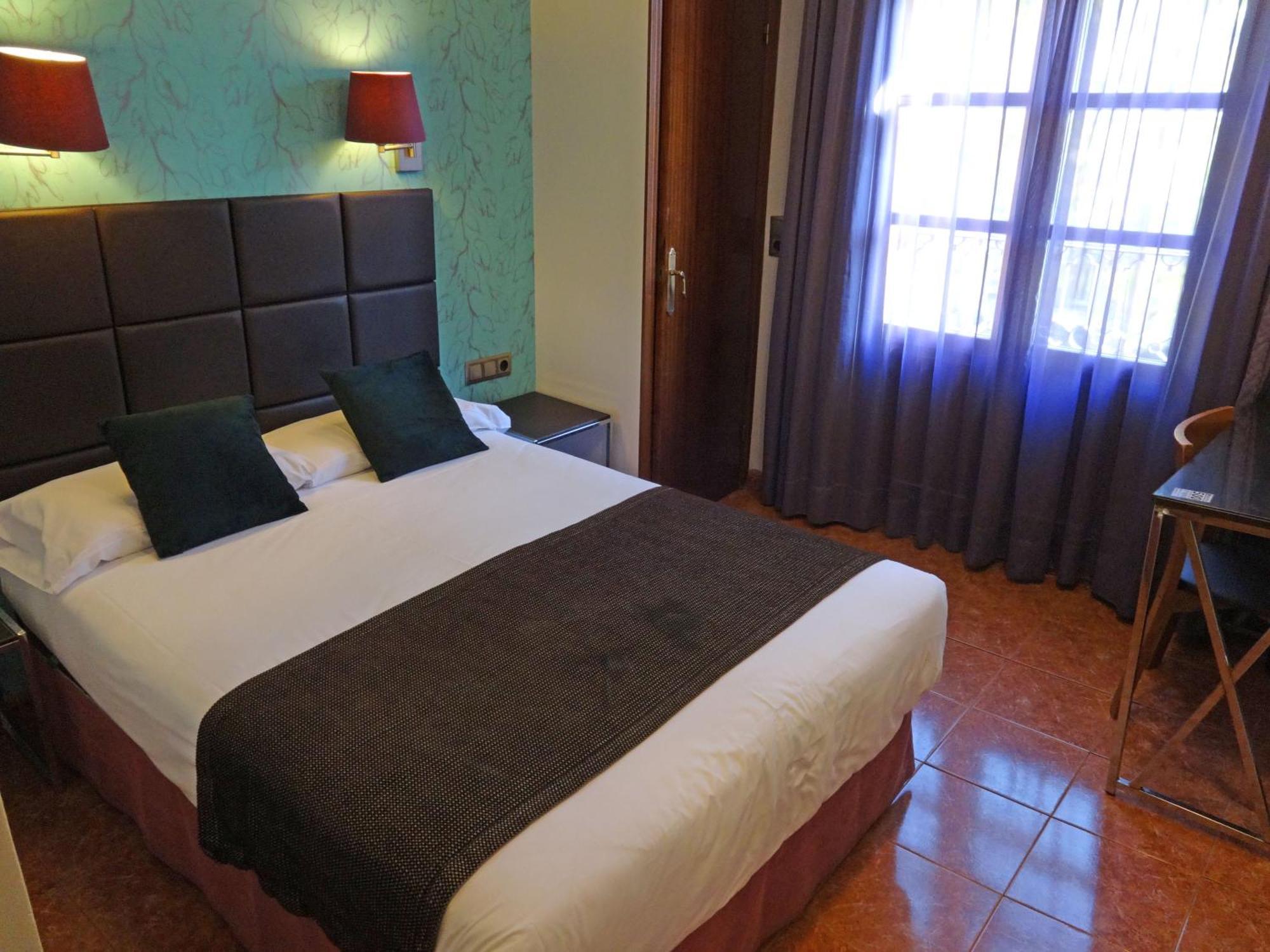 Double or Twin Room La Rambla Views