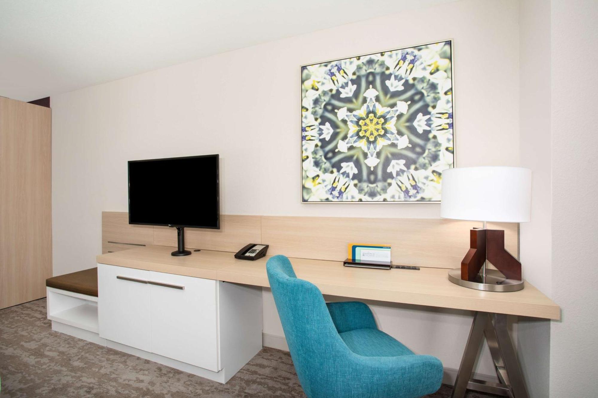 Wellness King Room,1557382408:JPEG