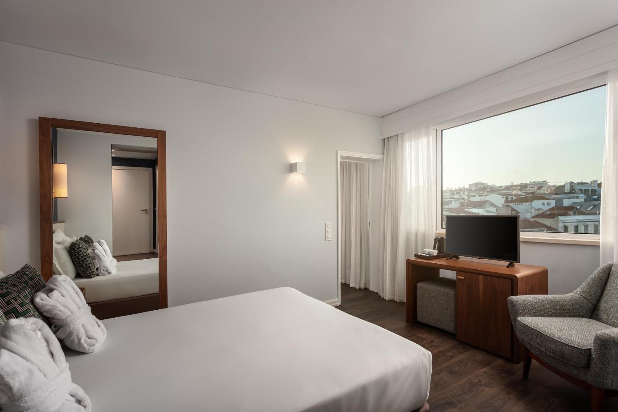 Standard Family Room,1572623234:JPEG