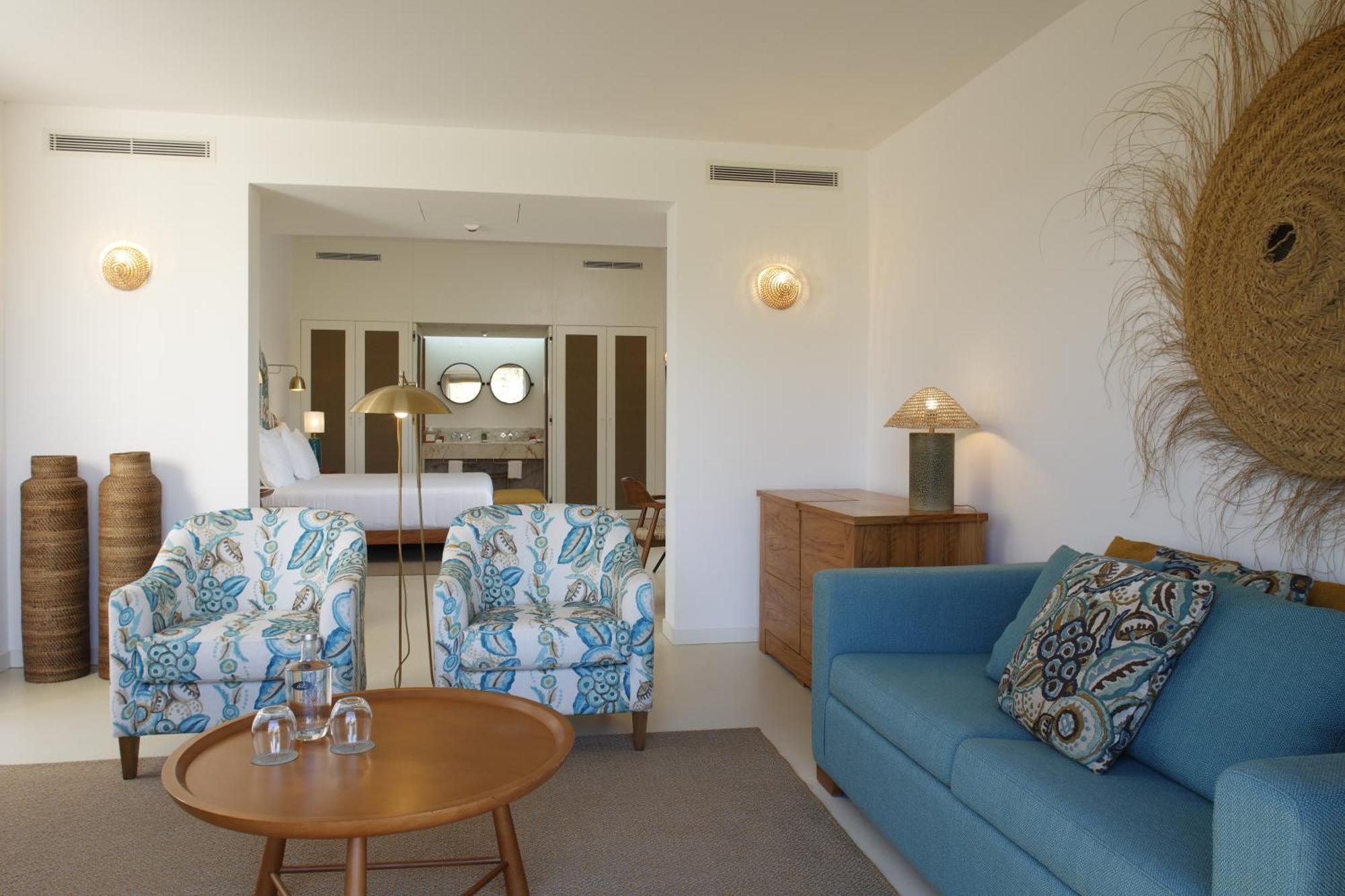 Suite com 2 Quartos, Jardim e Piscina de Imersão