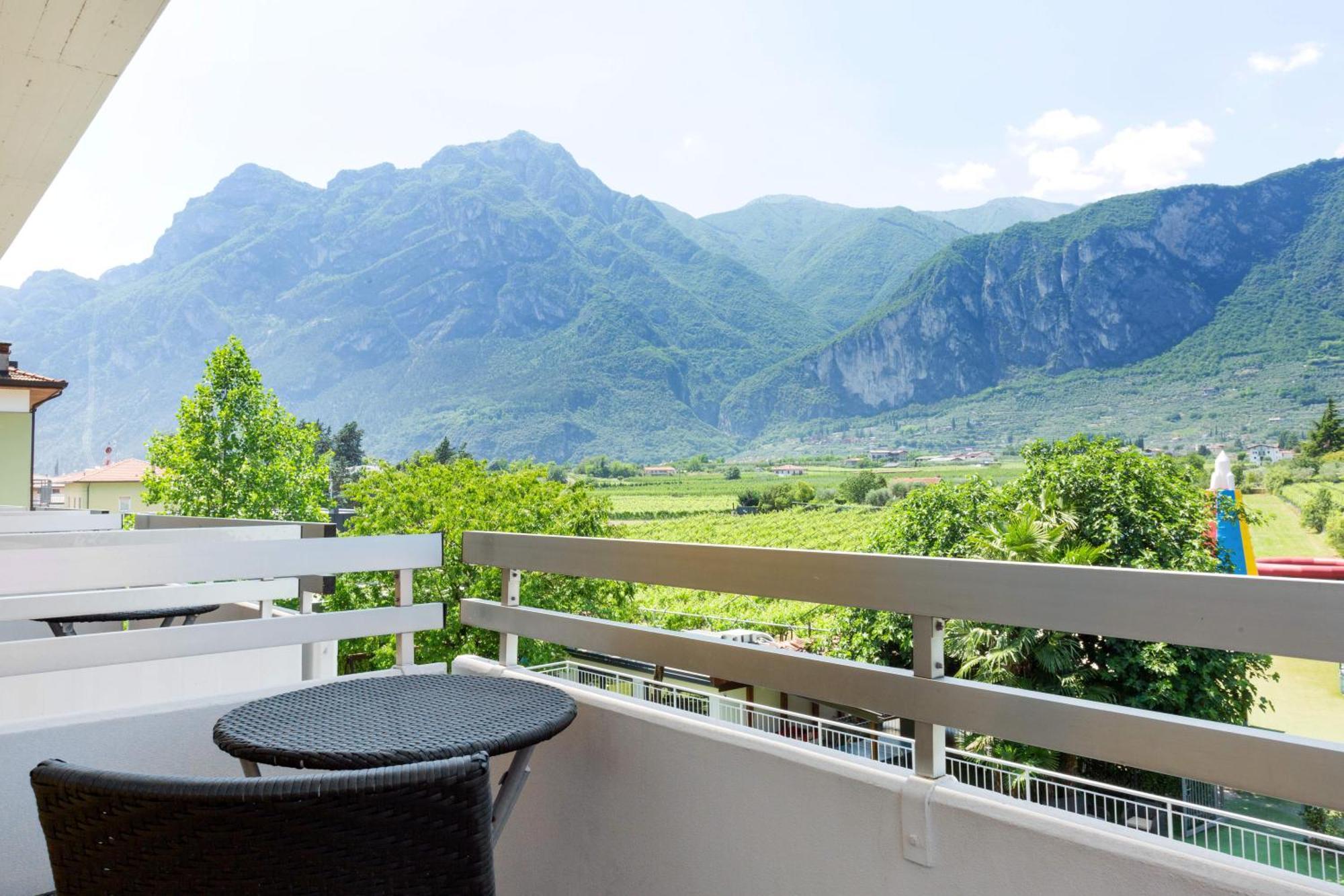Vierbettzimmer mit Gartenblick