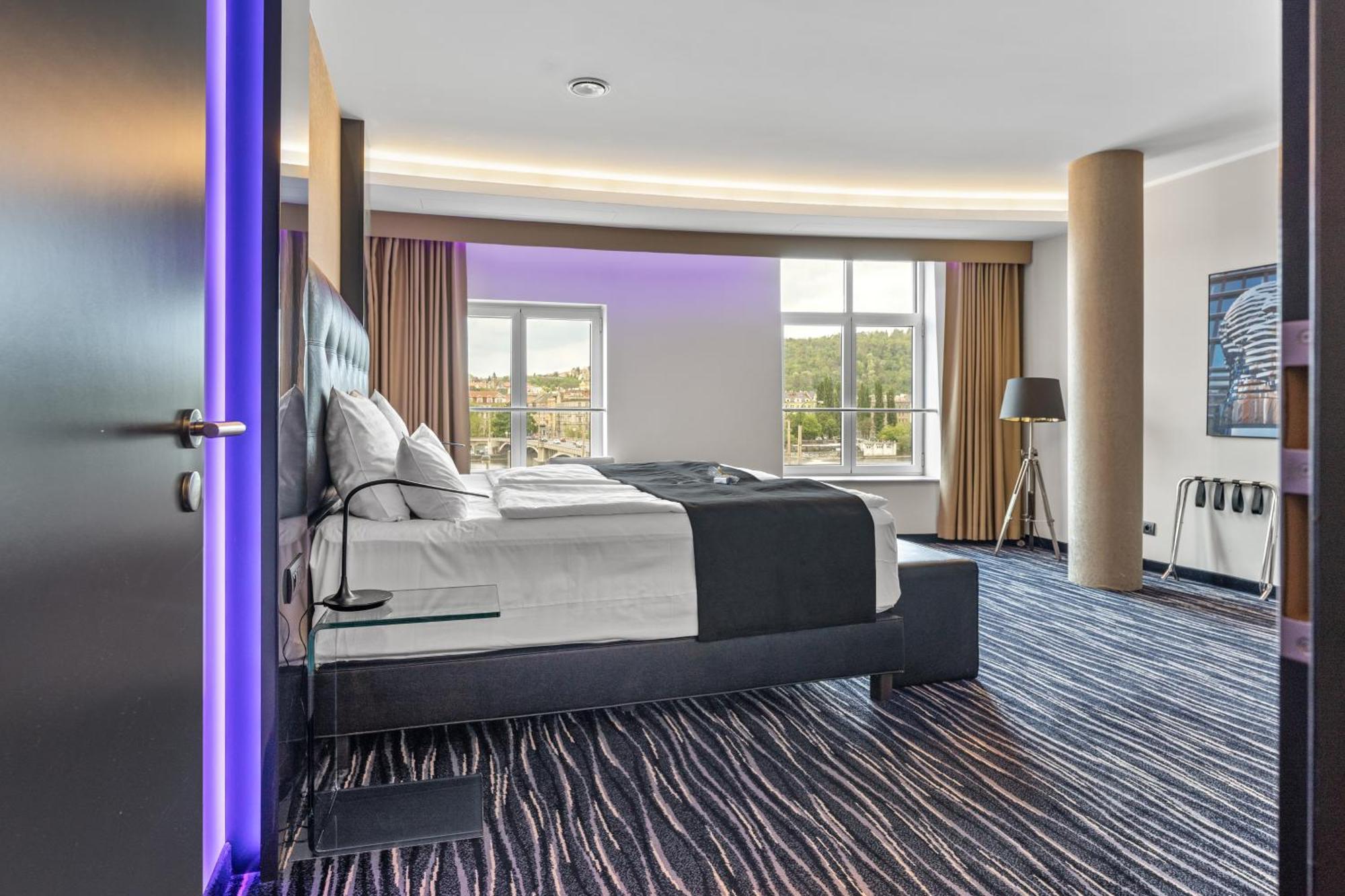 Deluxe Double Room River View