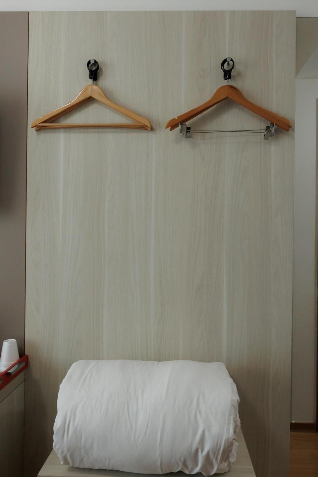 Superior Queen Non Smoking,1583121754:JPEG