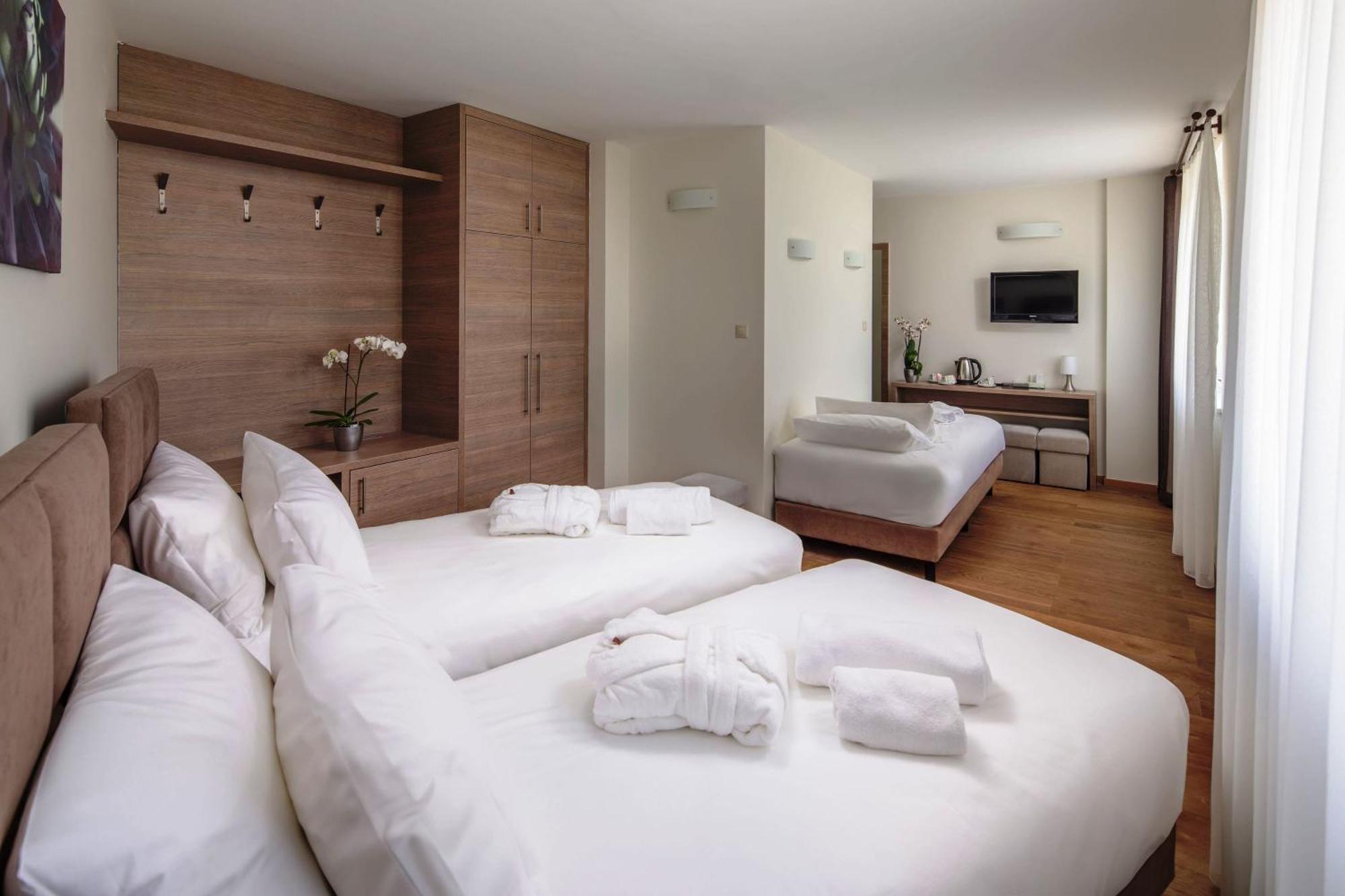 Triple Room,1587064467:JPEG