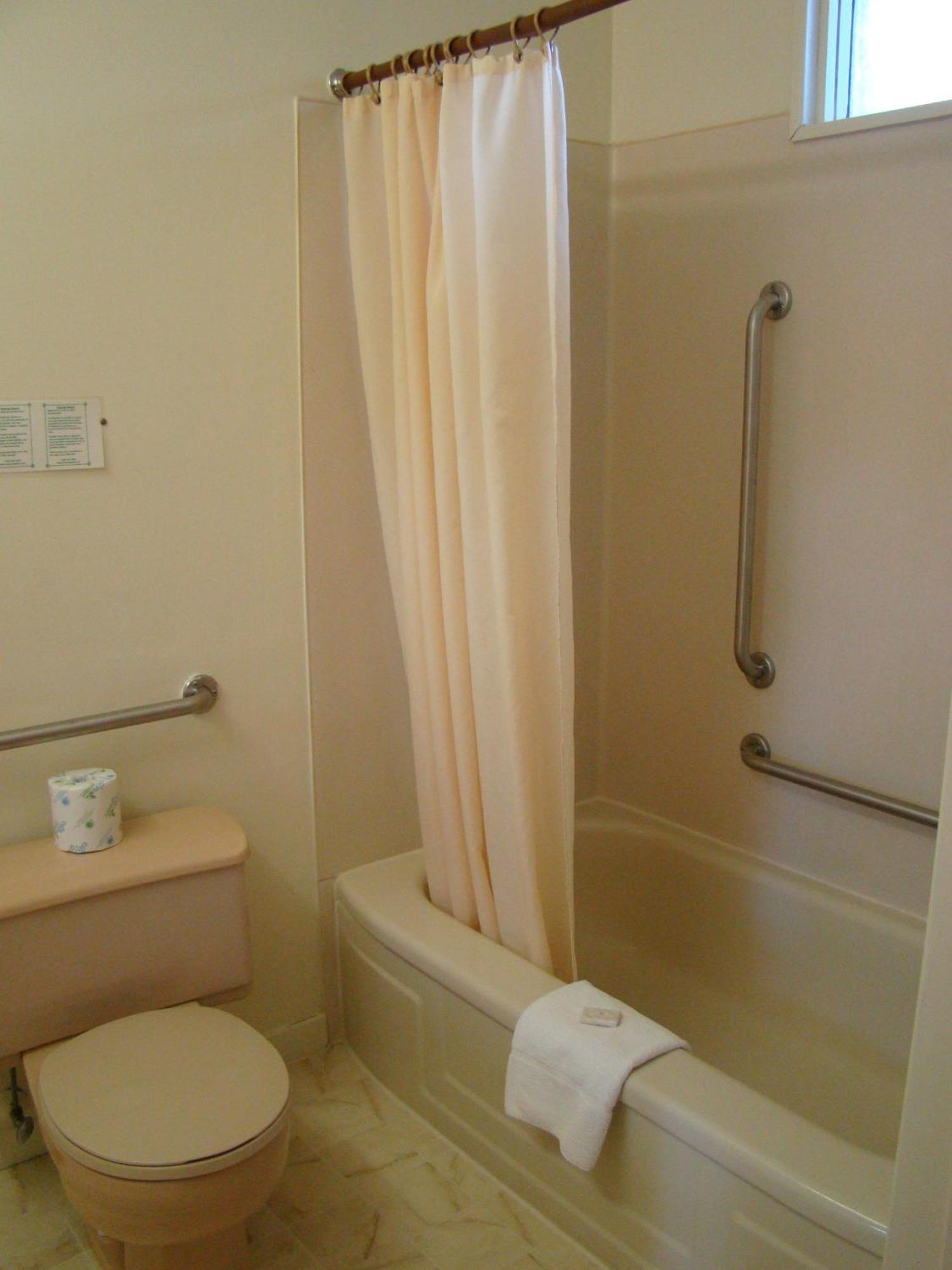 Double Room Two Double Beds Disability Access,1589229232:JPEG