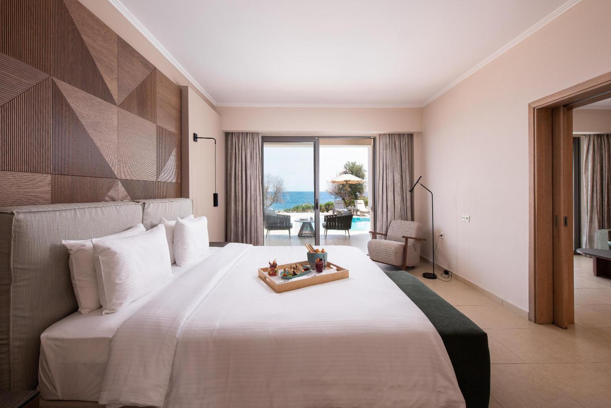 Suite Royale avec Piscine Privée - Vue sur Mer