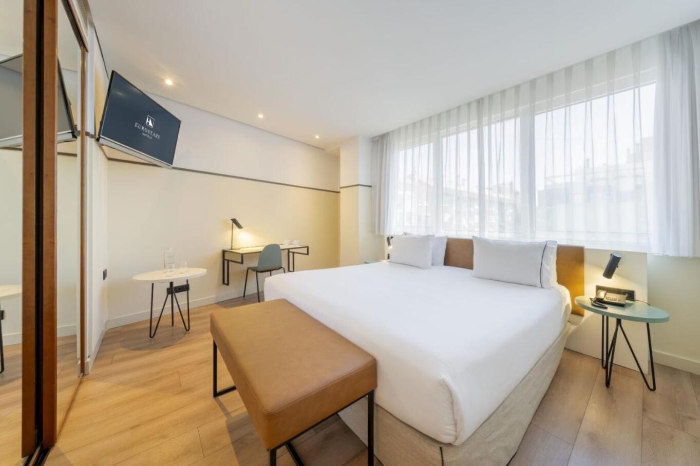 Junior Suite,1595396694:JPEG