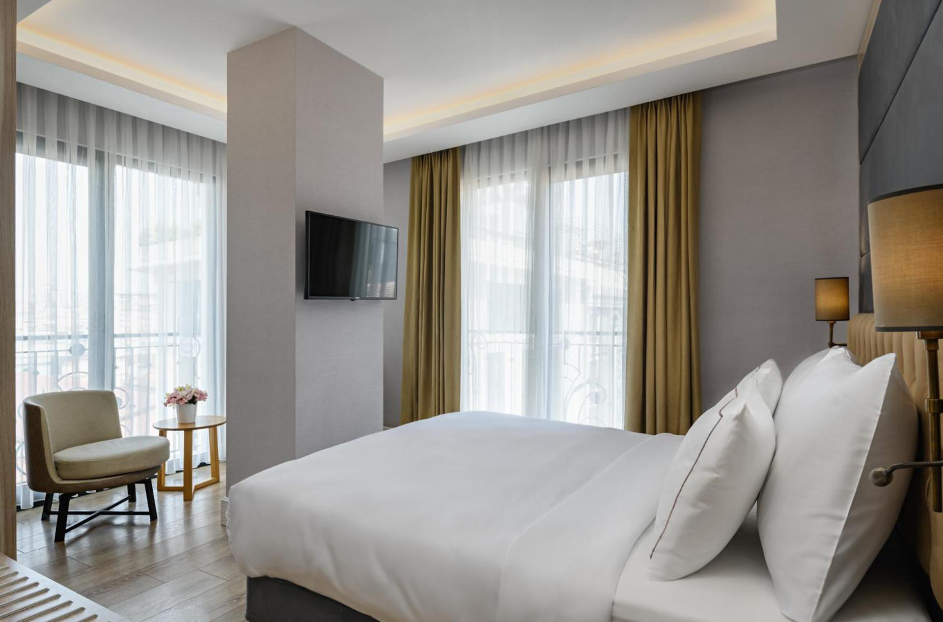 Corner Double Room