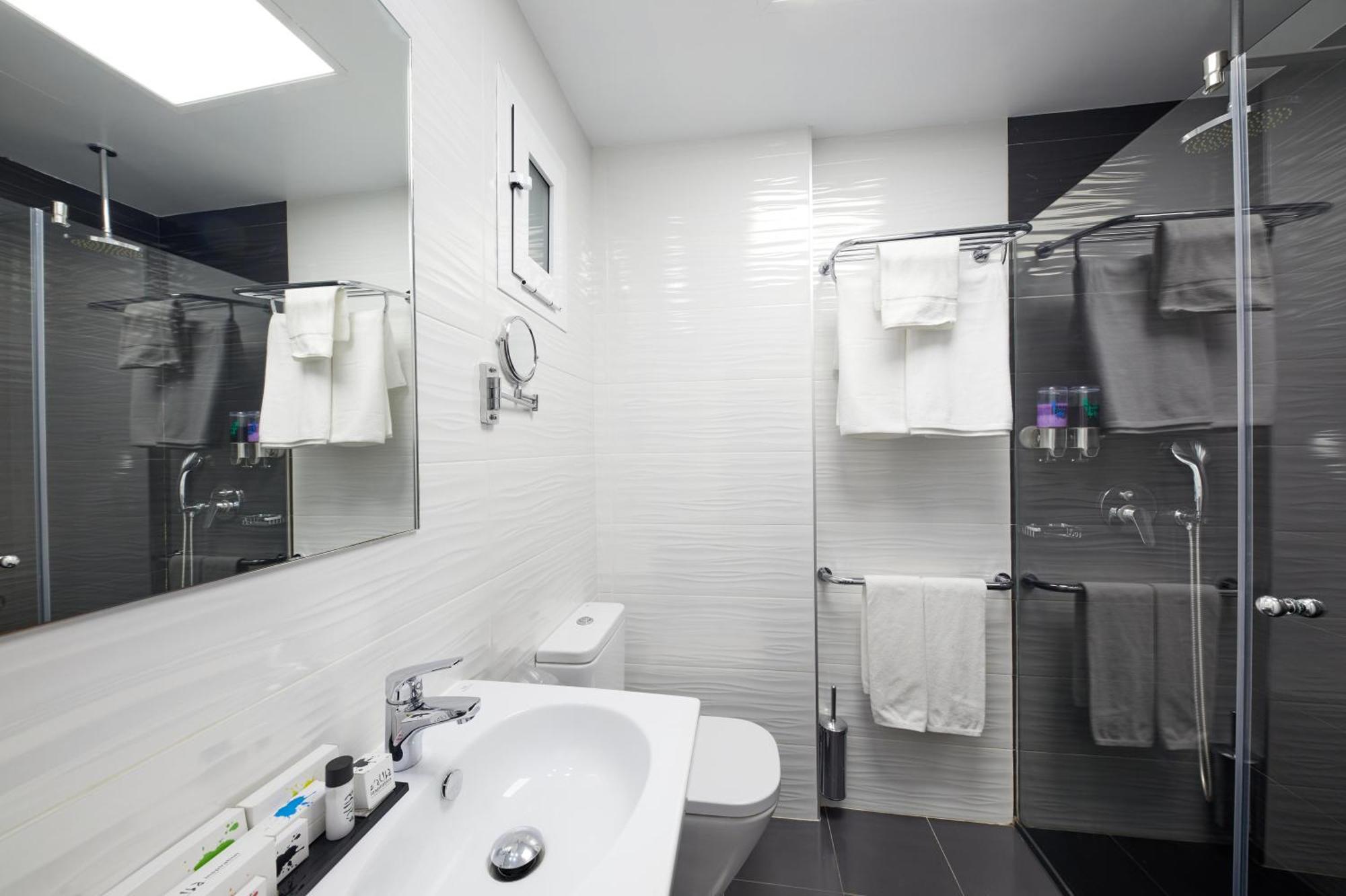 Double or Twin Room Balcony
