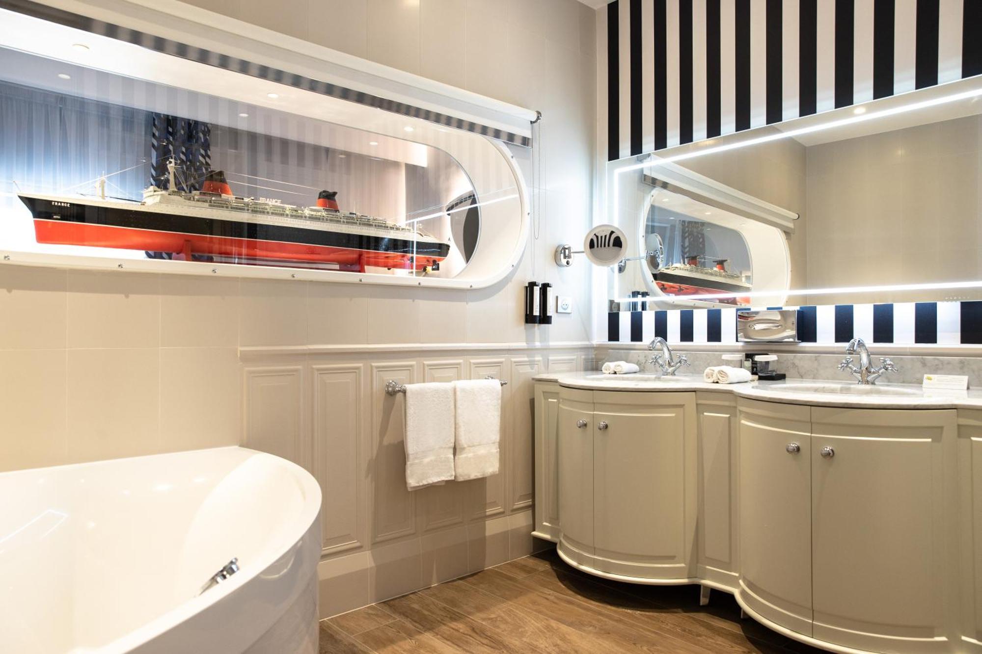 Signature Junior Suite