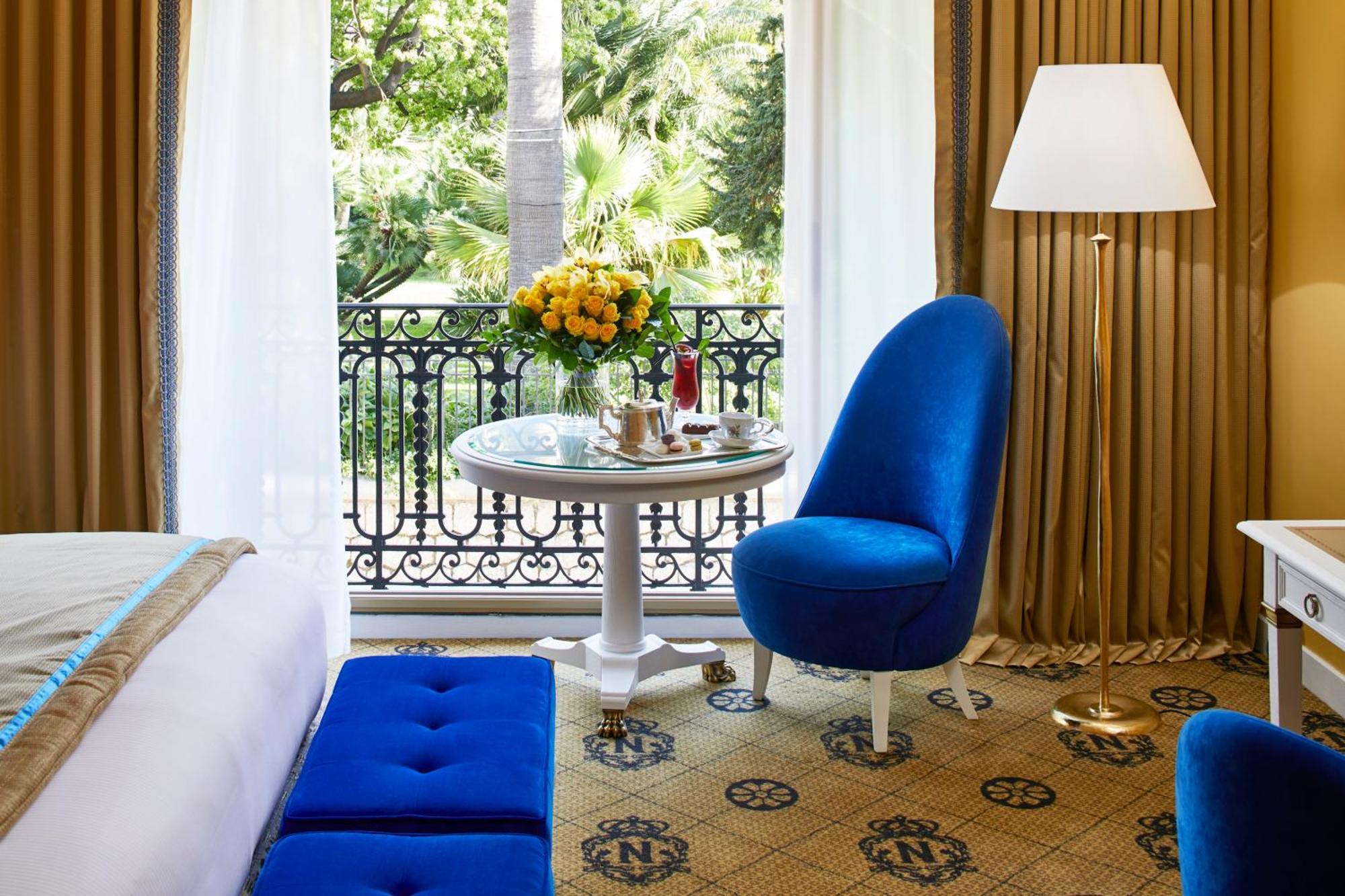 Rivoli Room Garden area