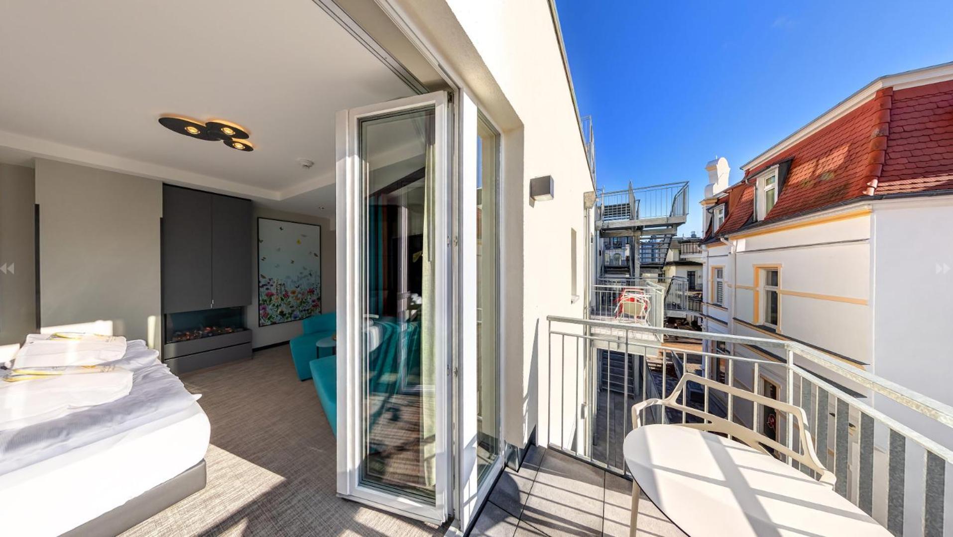Double Room Land Side