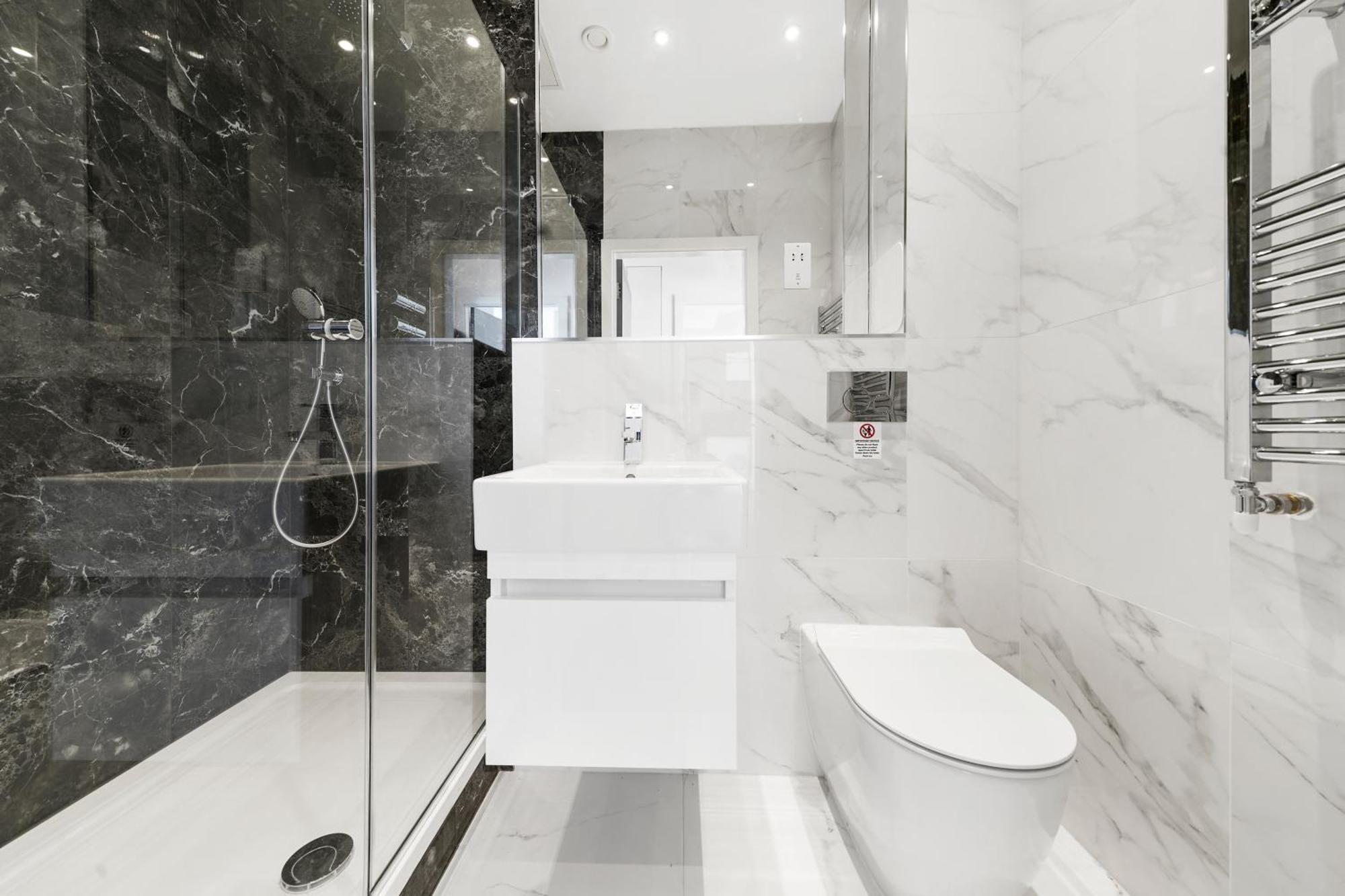 Luxury One-Bedroom Apartment Double bed