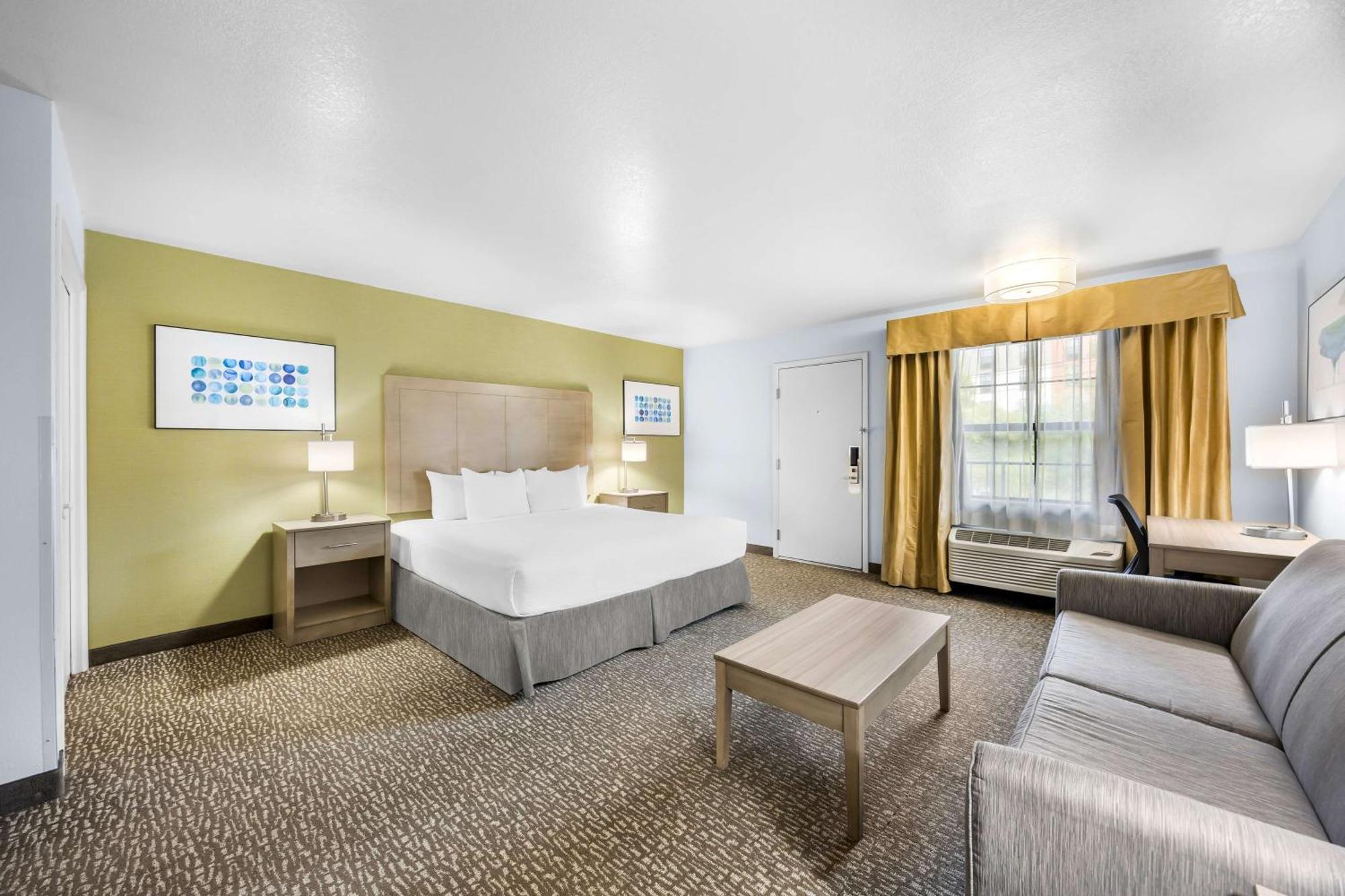 King Suite with Sofa Bed and Wet Bar - Non-Smoking,1630893719:JPEG
