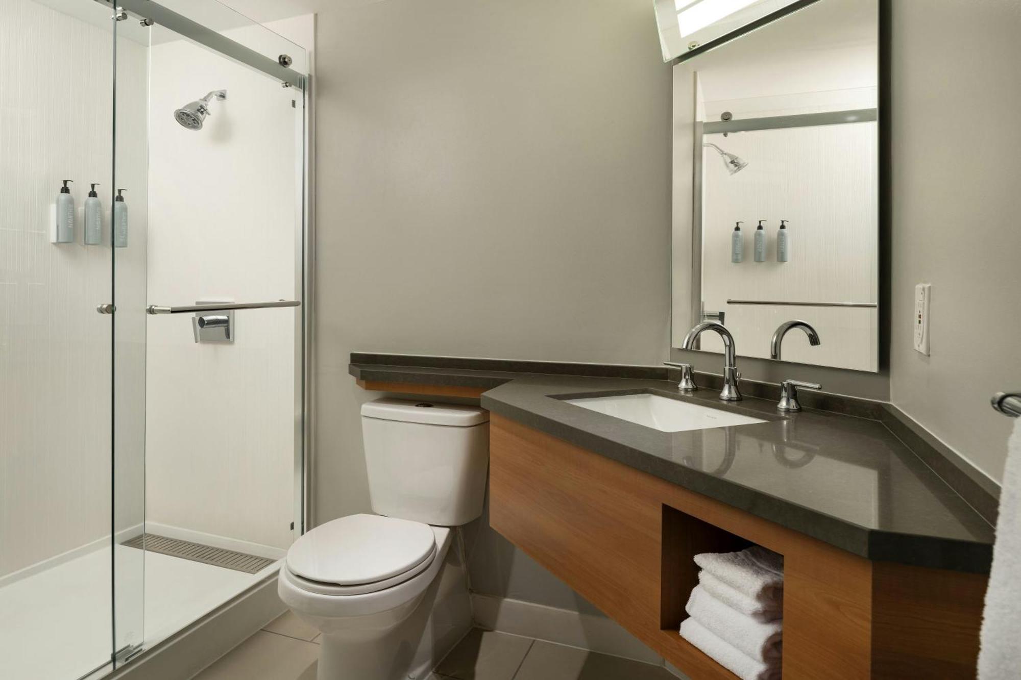 Queen Room with Two Queen Beds,1643163764:JPEG