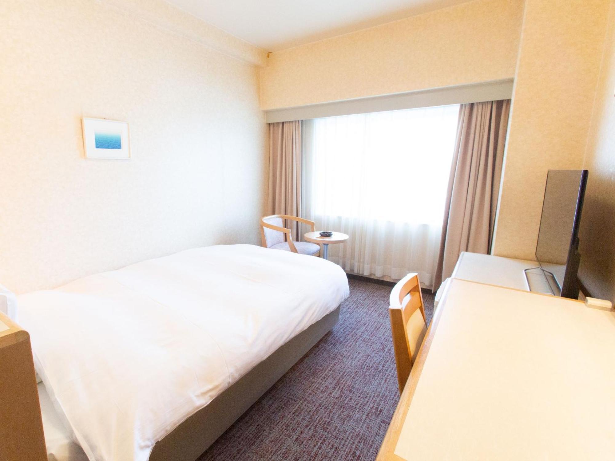 Small Double Room - Smoking,1652781321:JPEG
