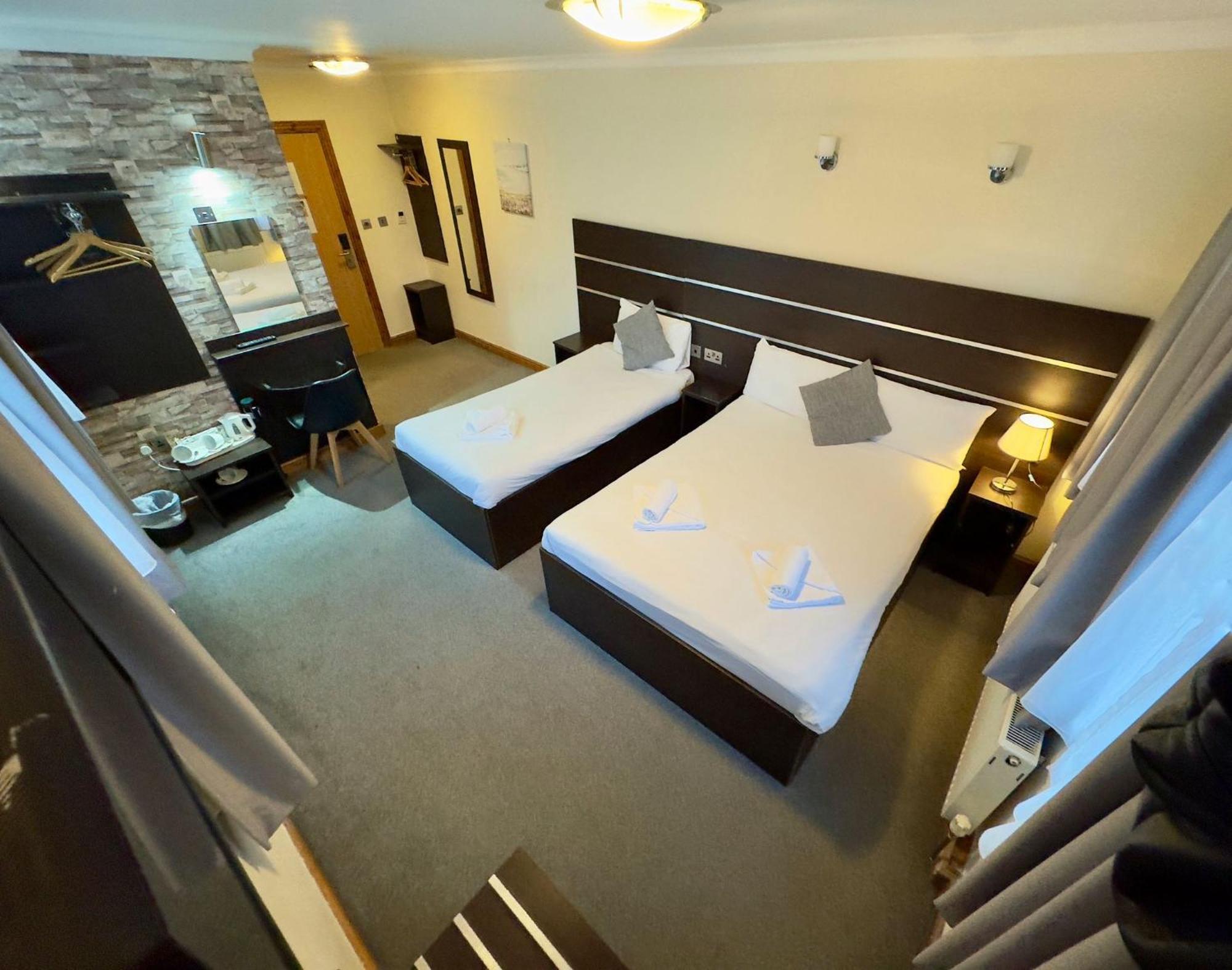 Deluxe Family Room