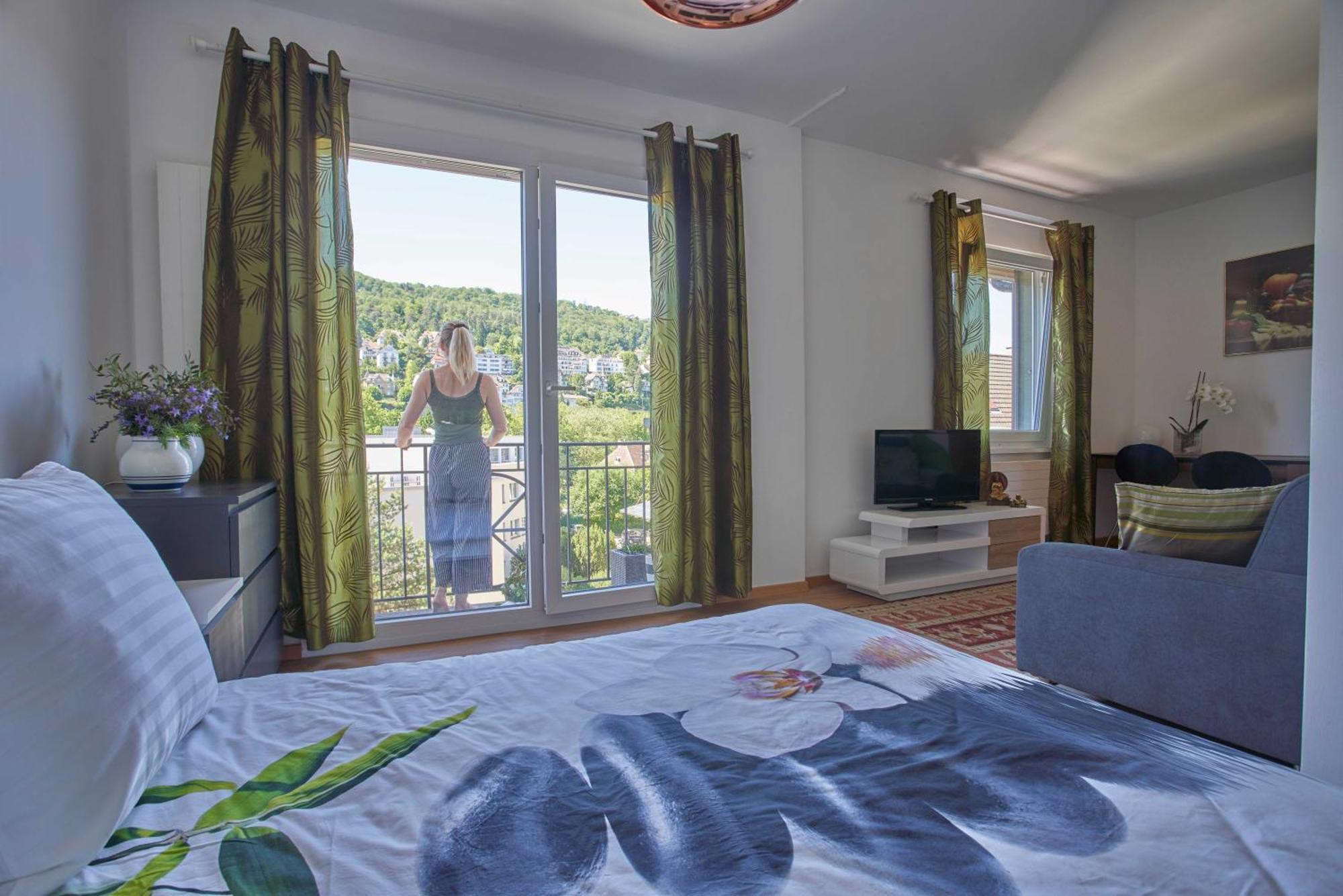 Studio mit Balkon