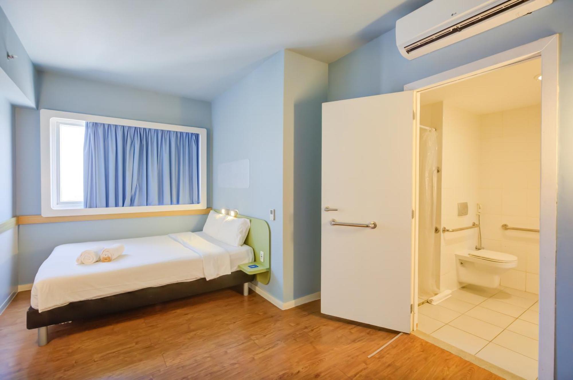 Standard Room Mobility Accessible