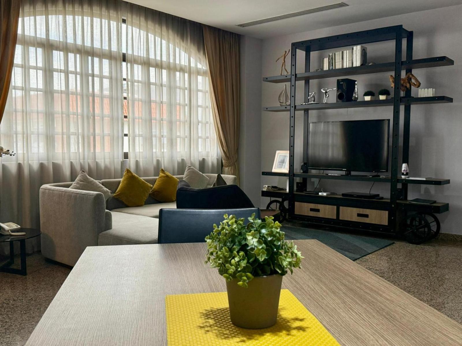 Premier One-Bedroom Apartment