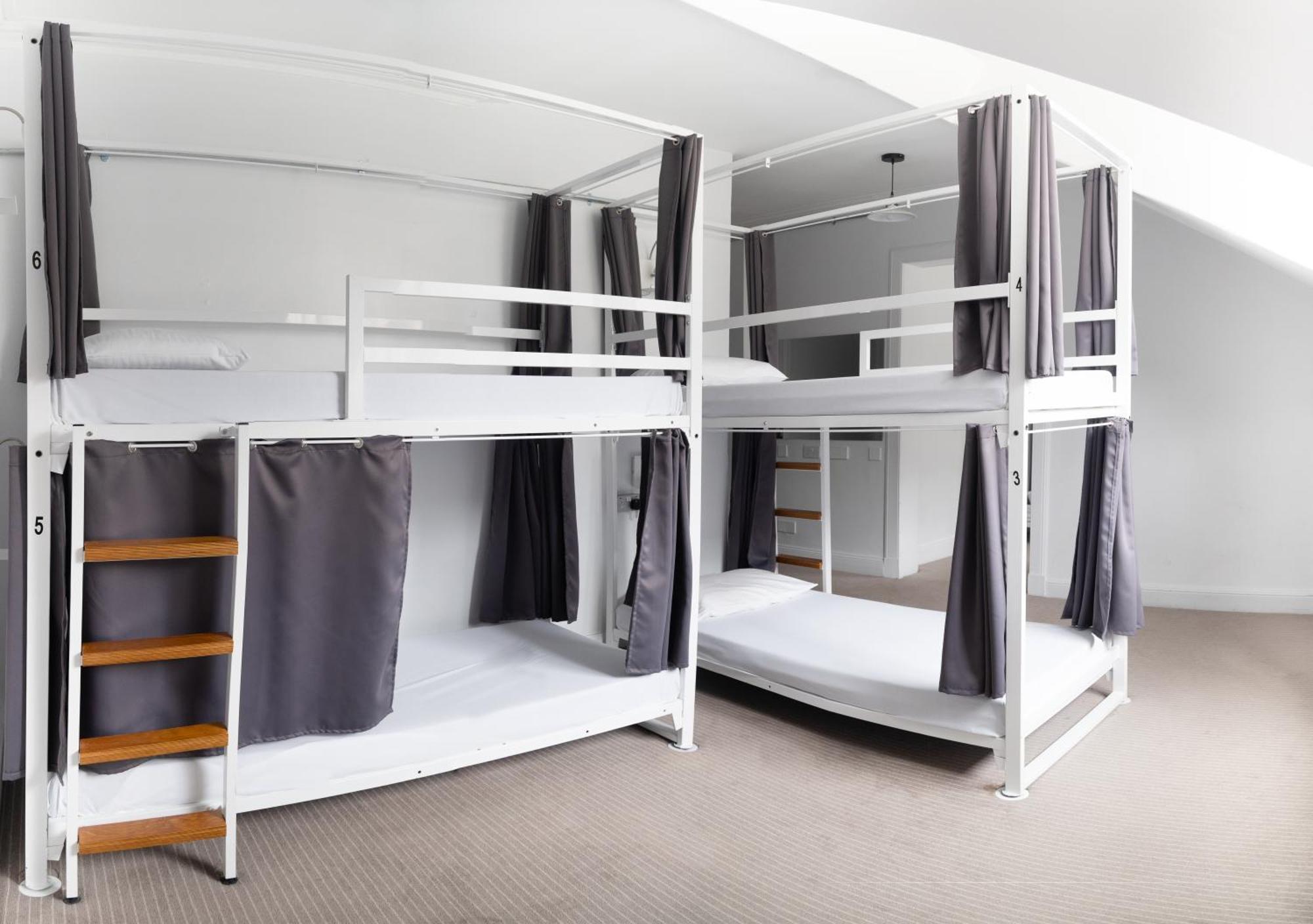 Bed 6-Bed Male Dorm Ensuite