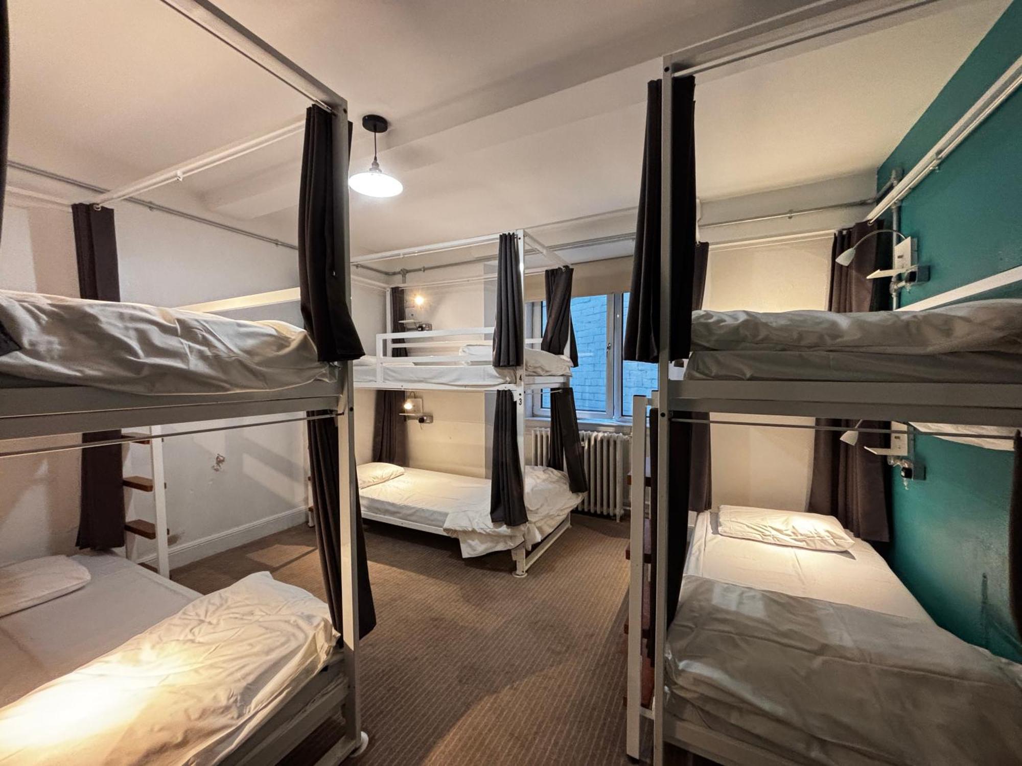 Bed 6-Bed Male Dorm Ensuite