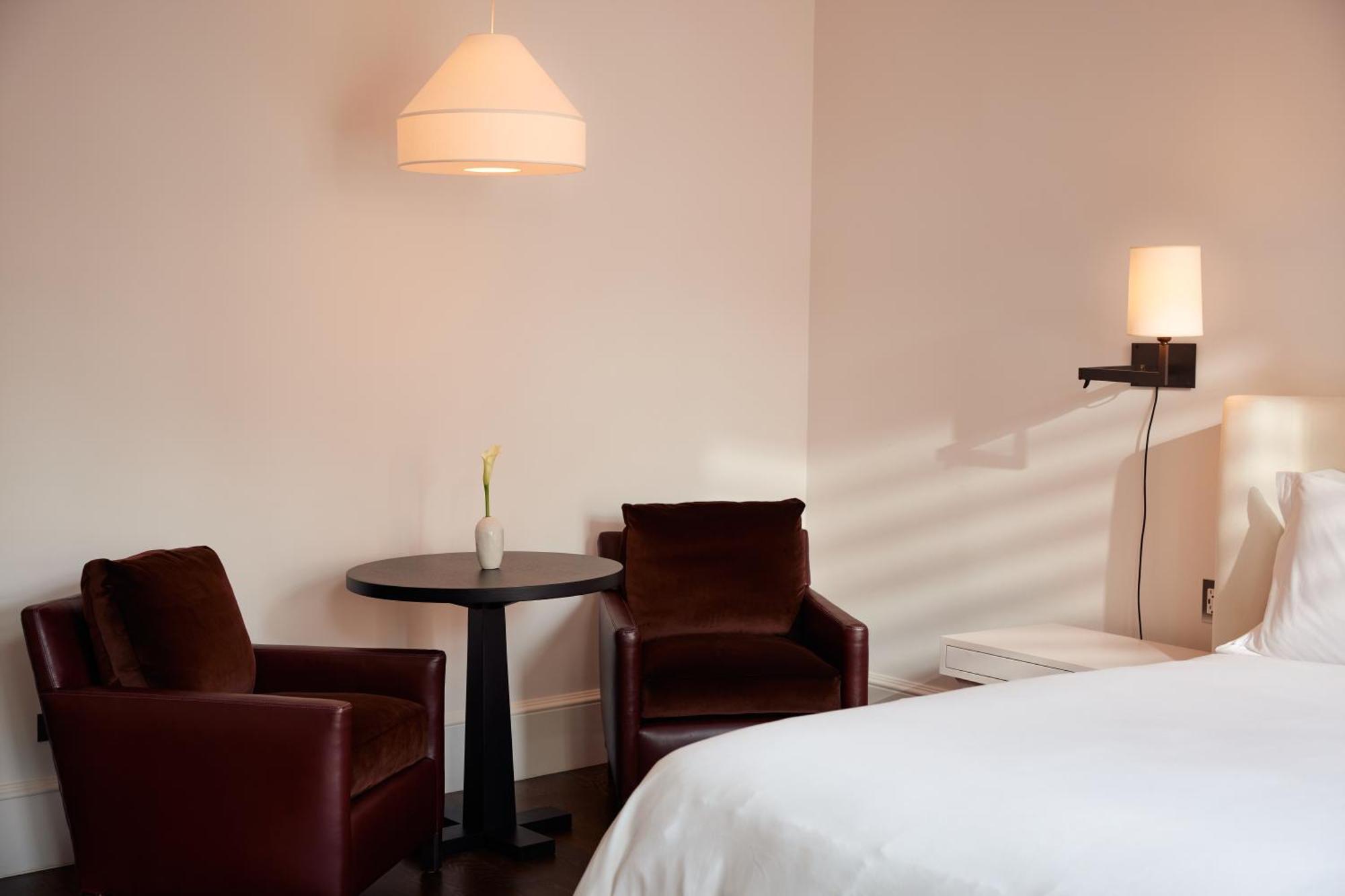 SoHo Deluxe Studio,1690942715:JPEG