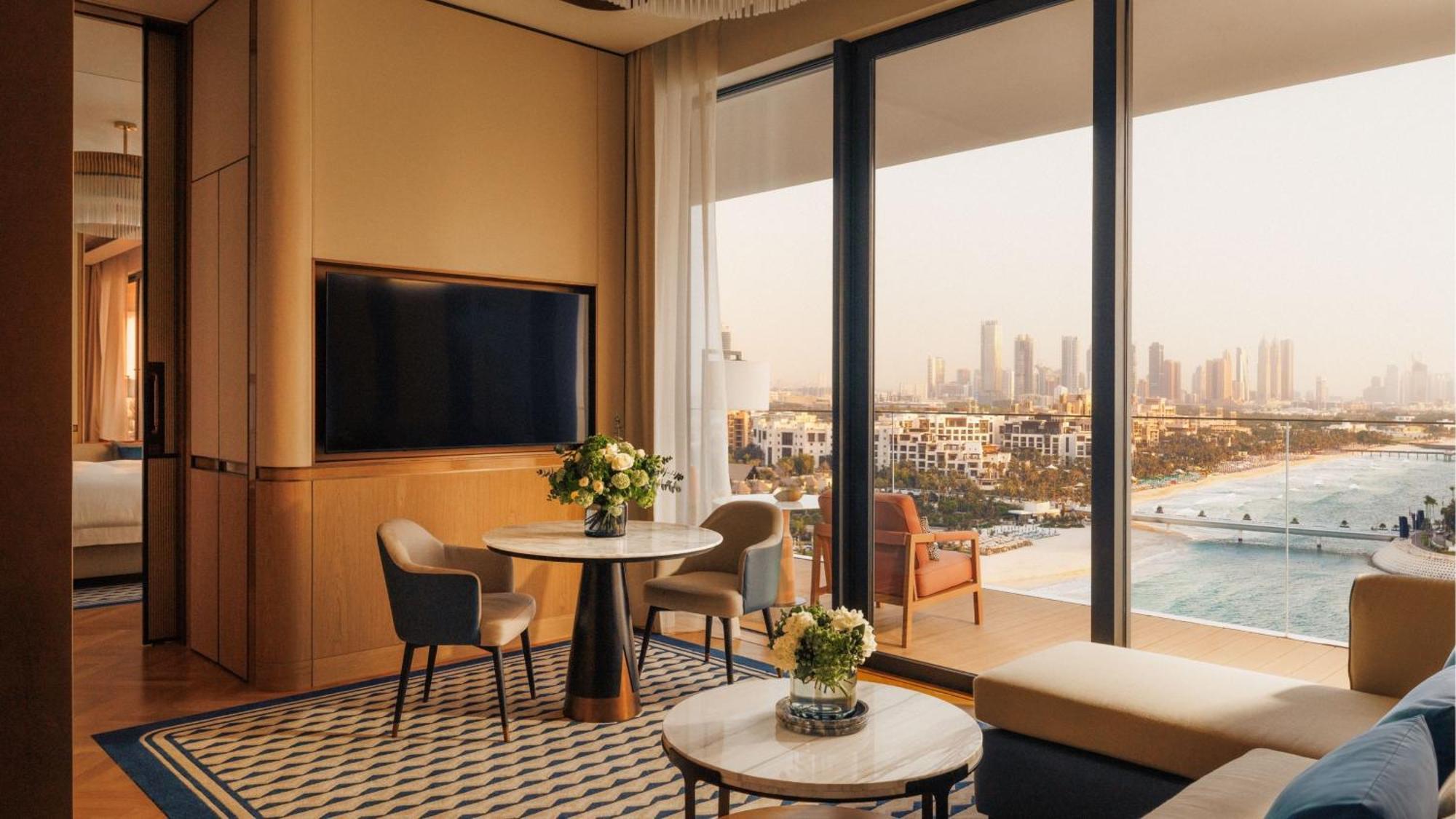 Ocean Deluxe Suite mit Blick auf das Burj Al Arab