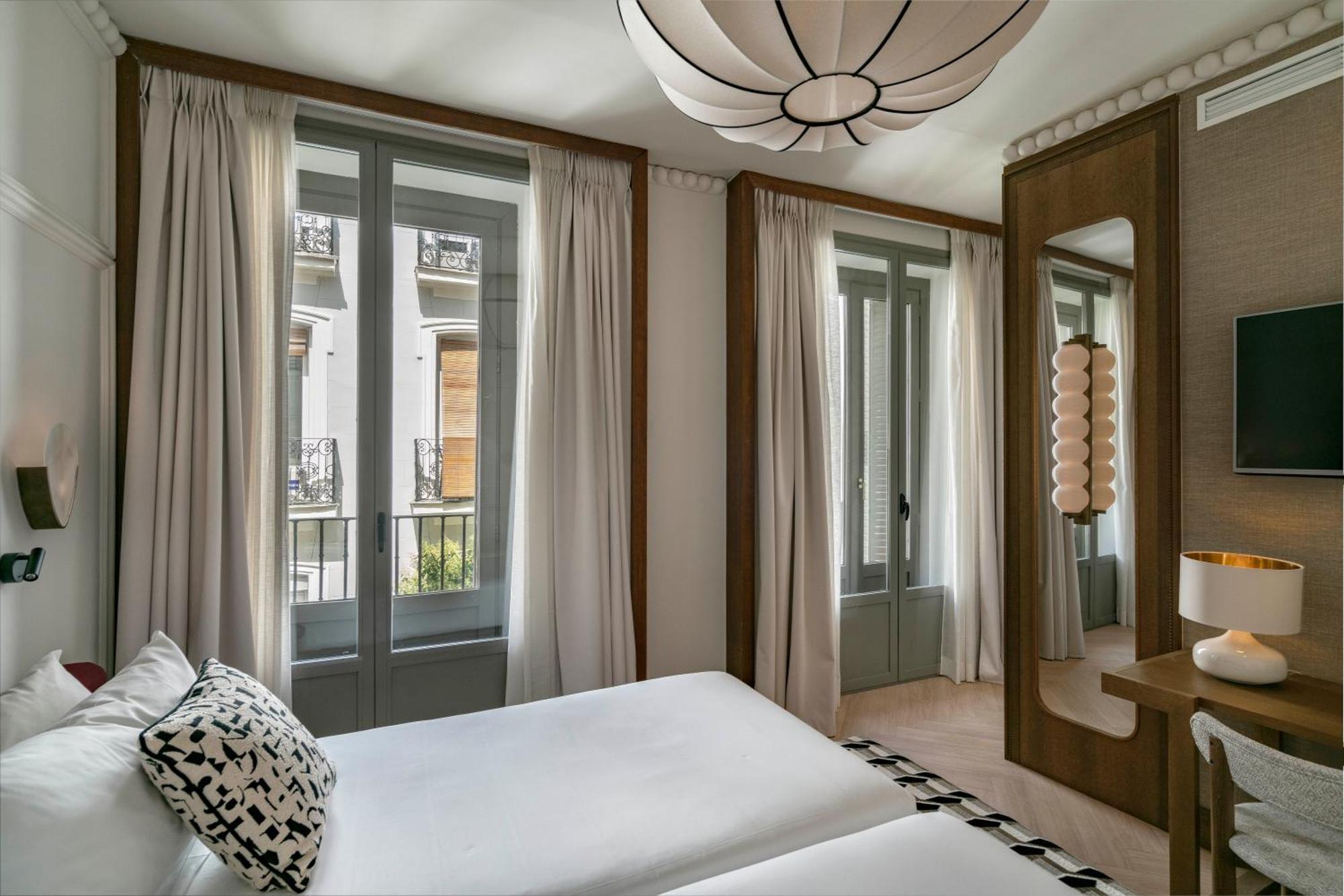 Superior Double Room Balcony Barrio de las Letras Views