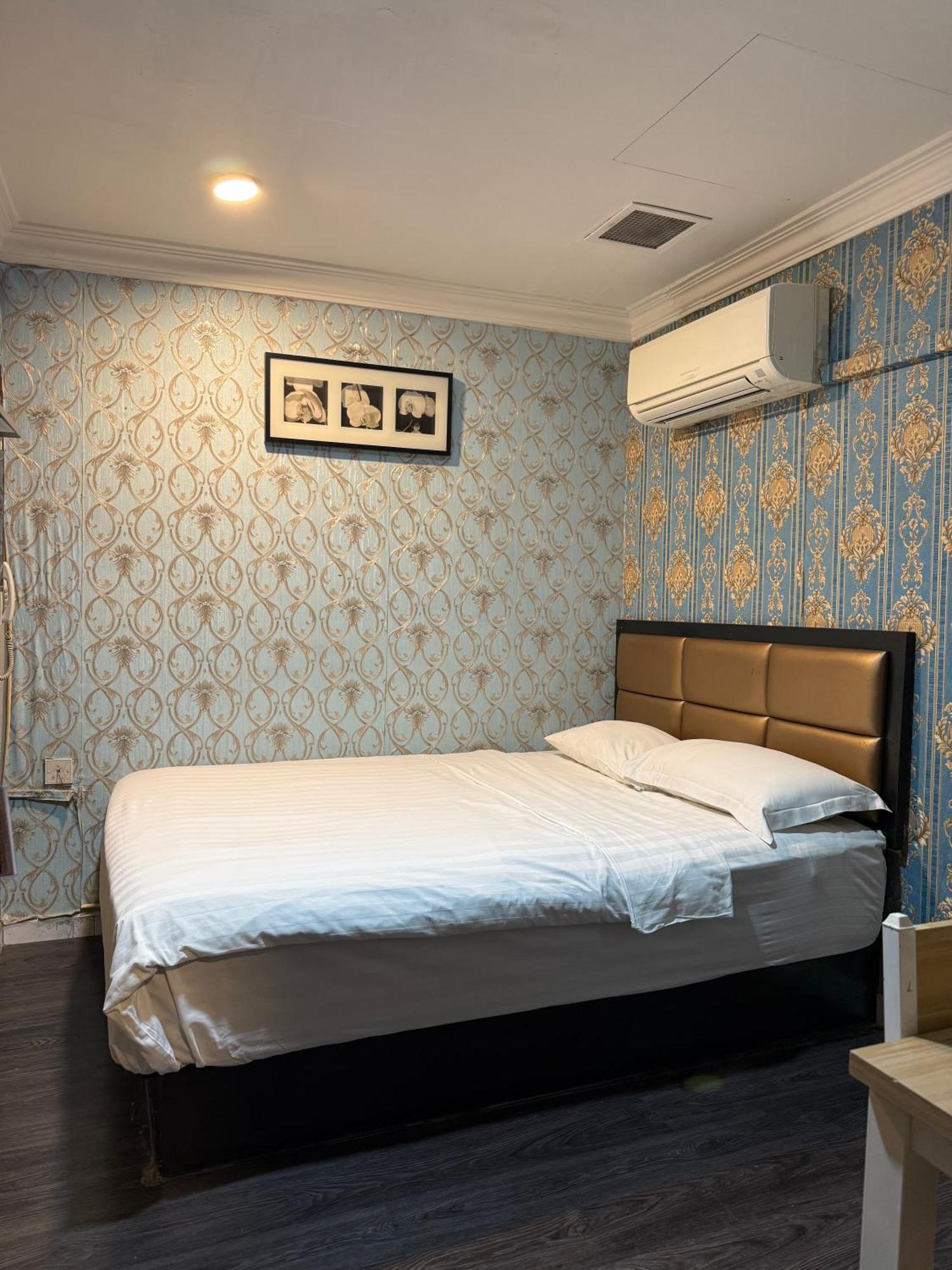 Standard Double Room no Window