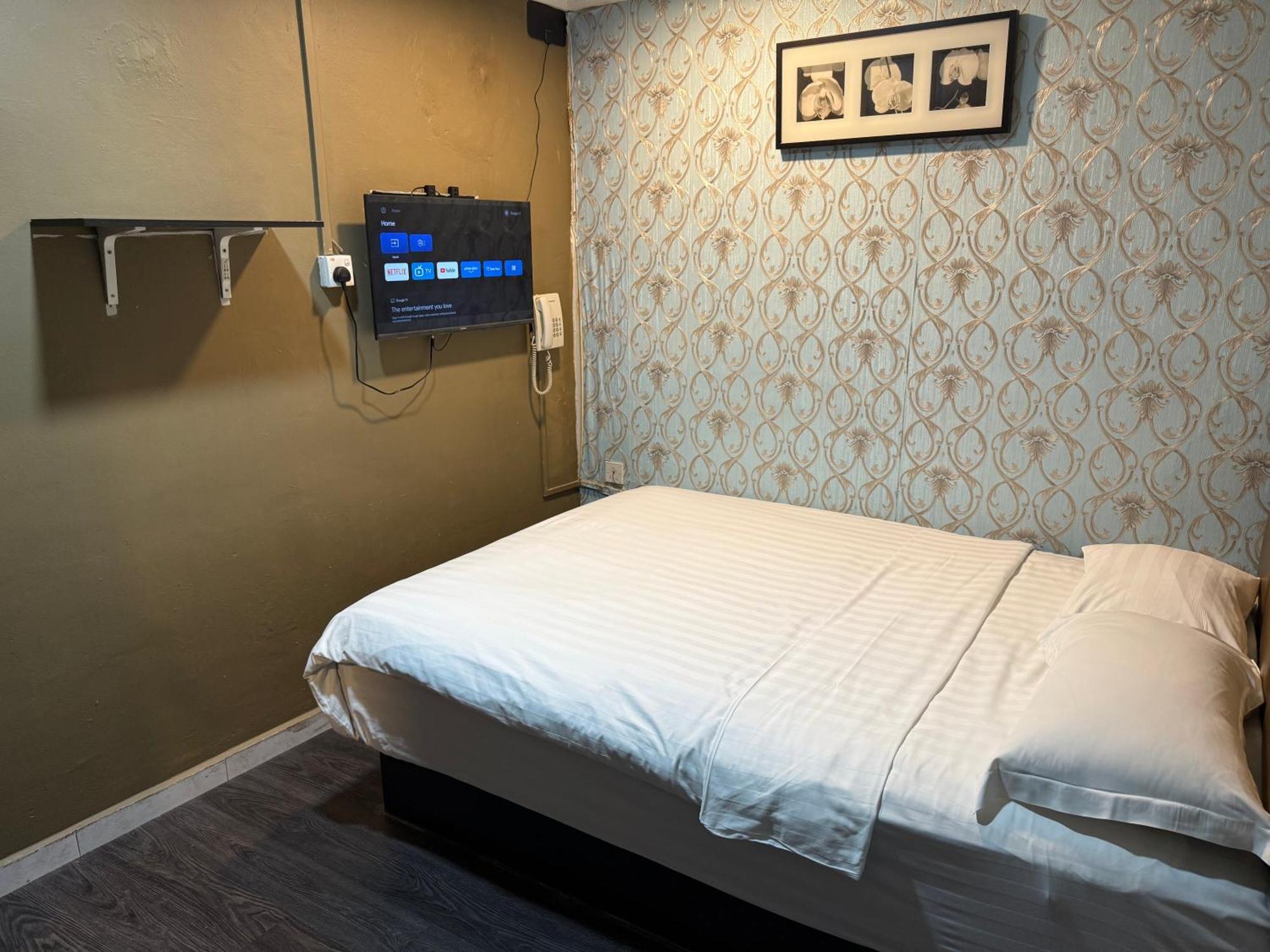 Standard Double Room no Window