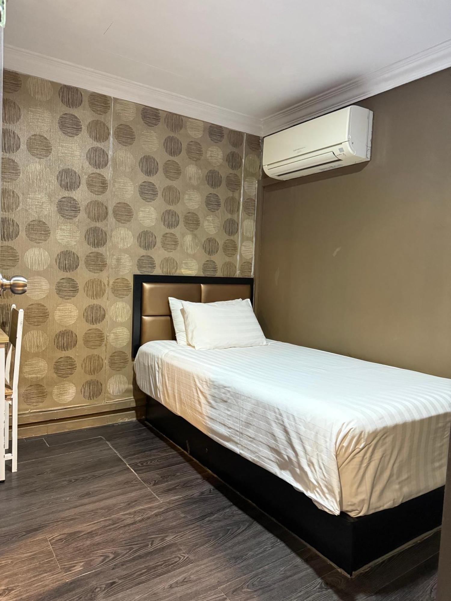 Standard Single Room no Window