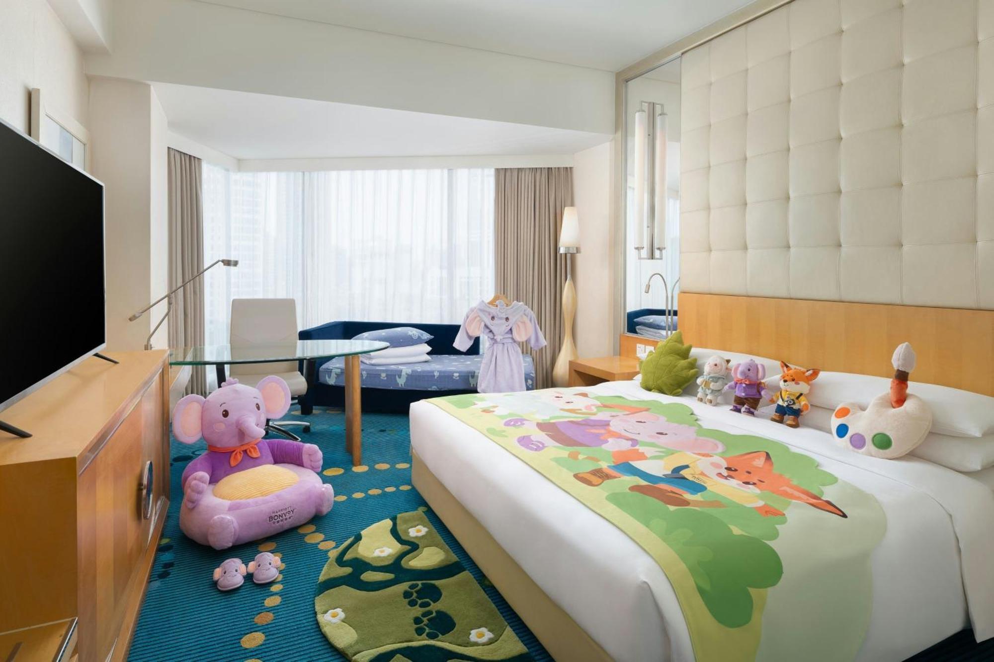 Marriott Squad Family King Room Sofa Bed
