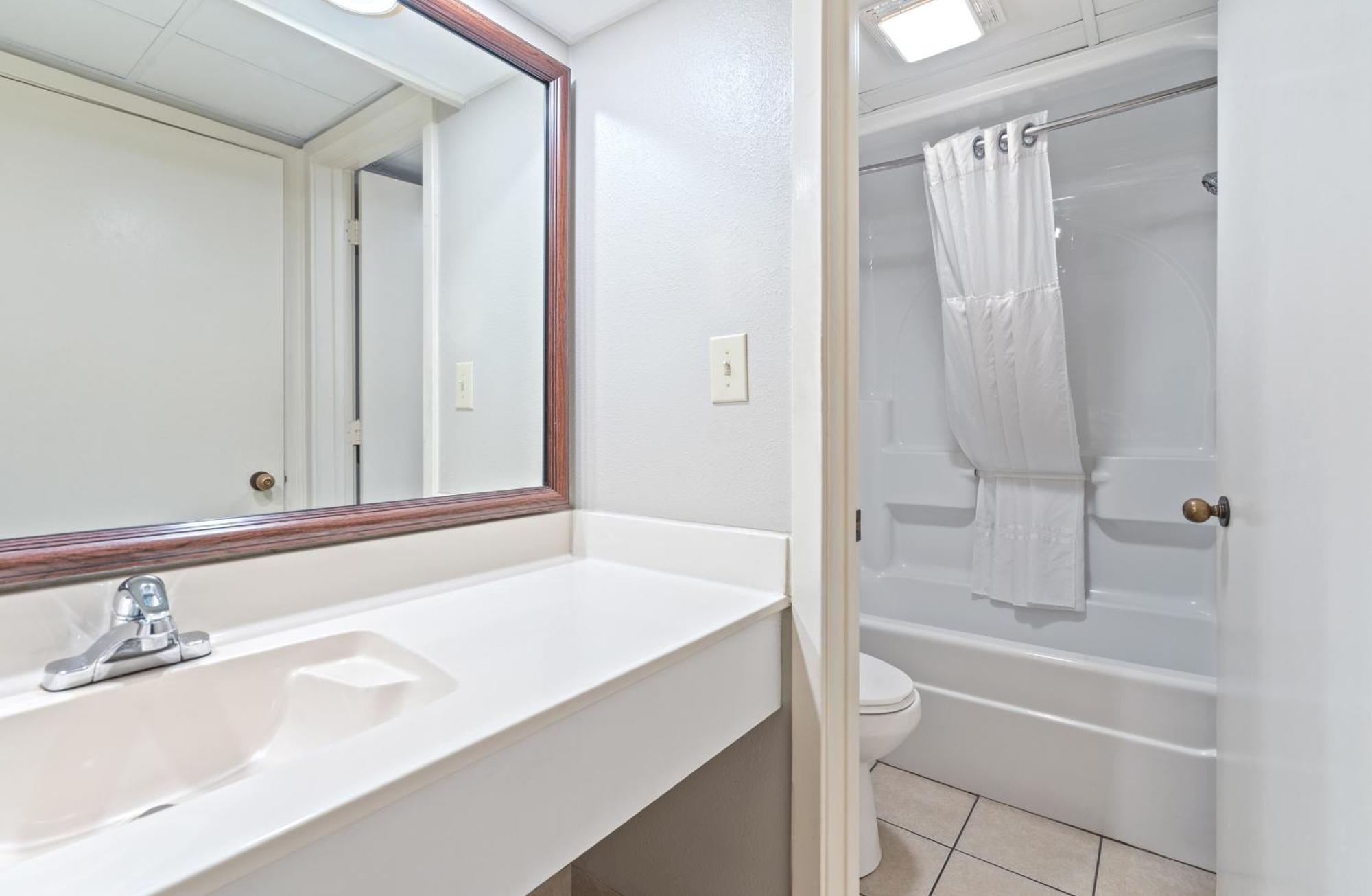 Oceanfront Executive Suite,1697924227:JPEG