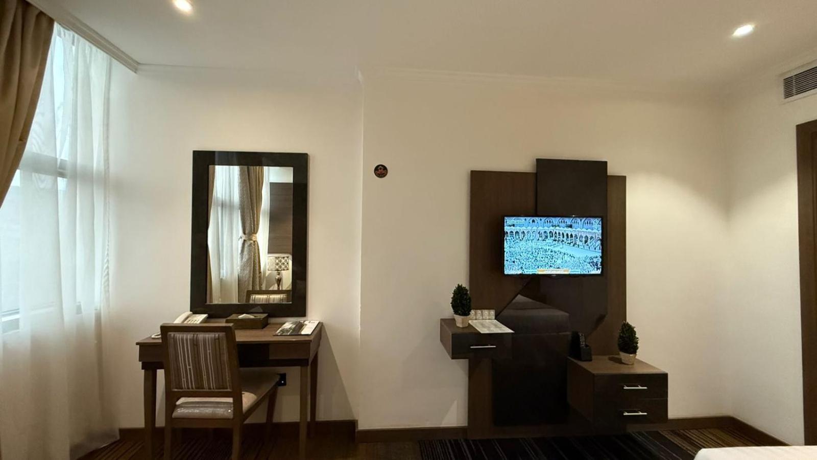 Twin Room,1699099572:JPEG