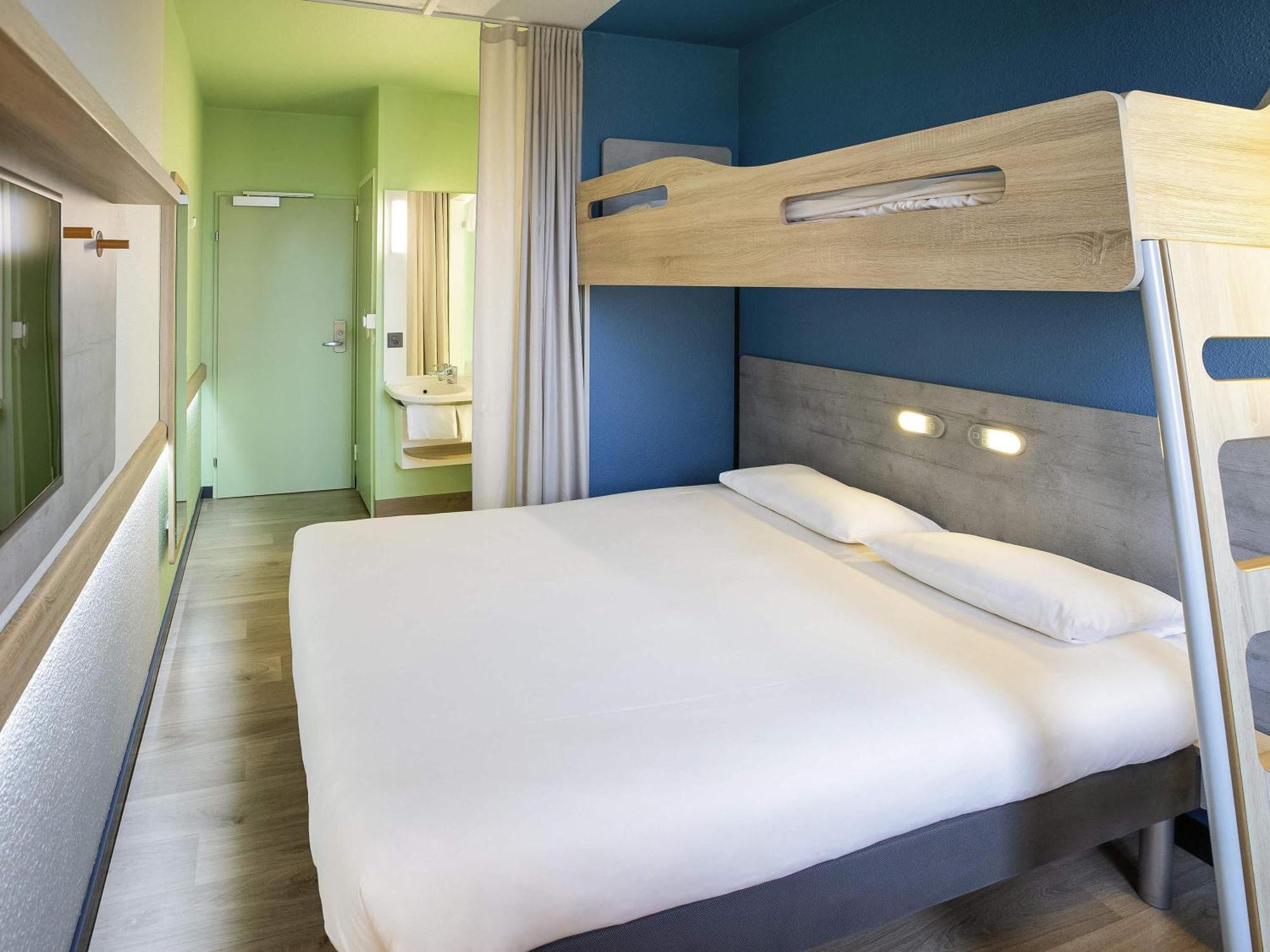 Triple Room a Double Bed a Bunk Bed