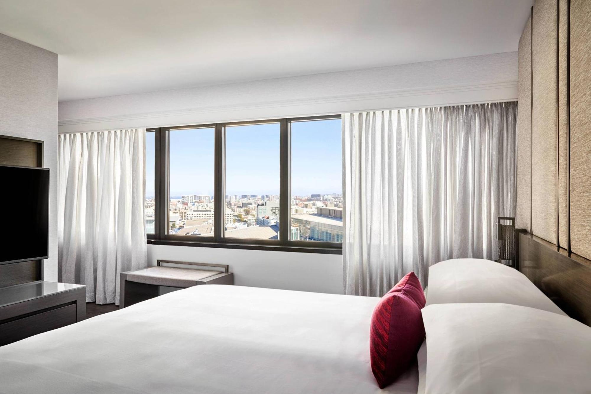 1 Bedroom Junior Suite, 1 King,993394726:JPEG