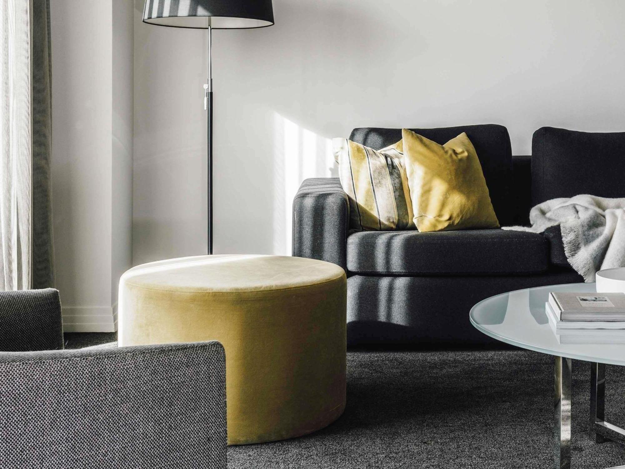 Junior King Suite with Spa Bath and Private Office,1717026376:JPEG