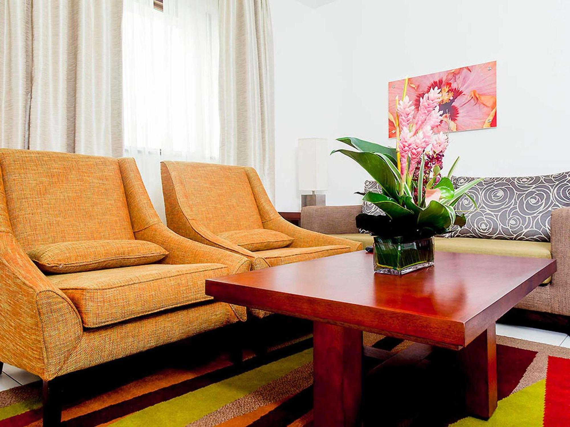 Junior Suite Sofa