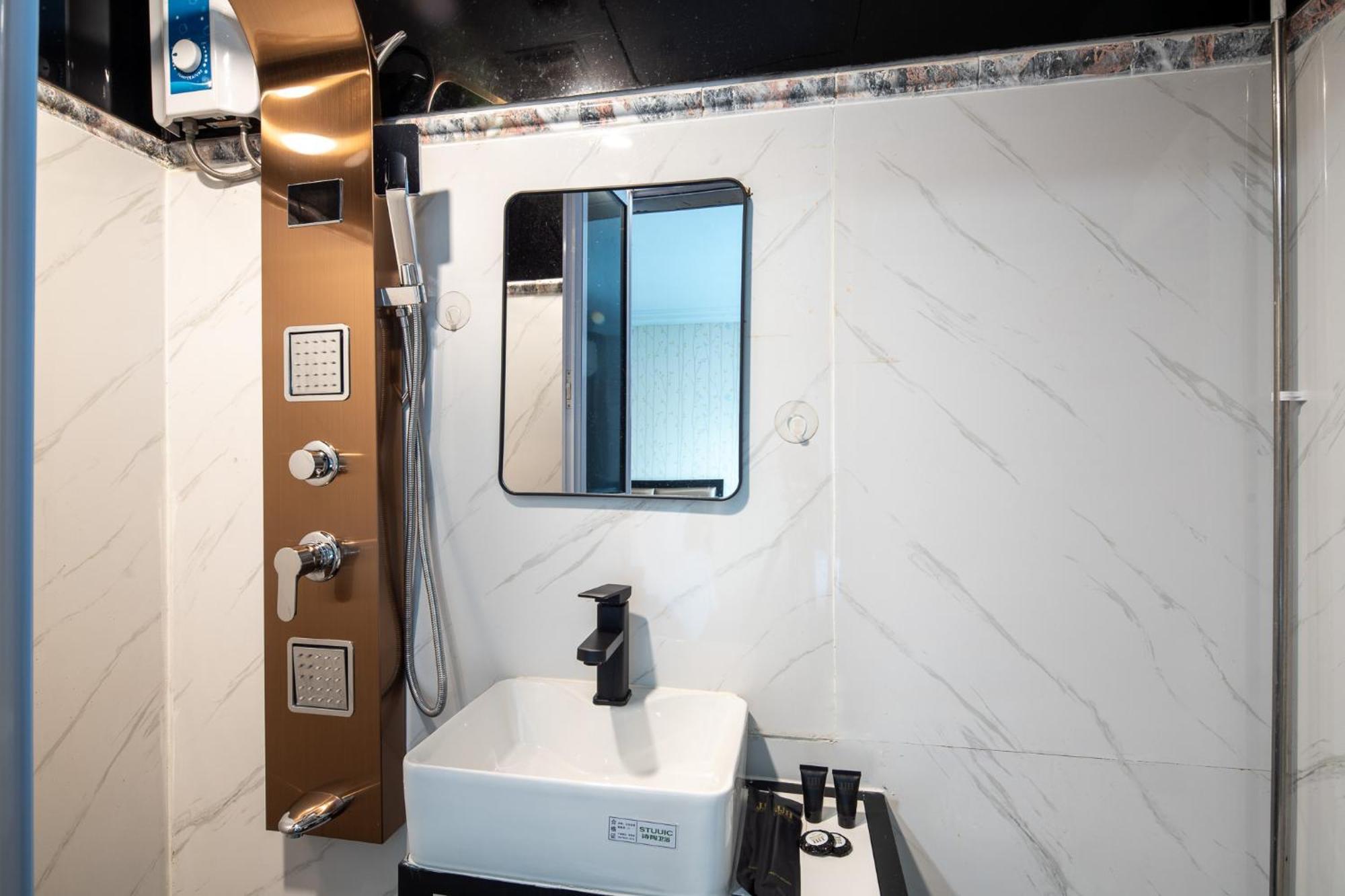 Standard Single Room no Window