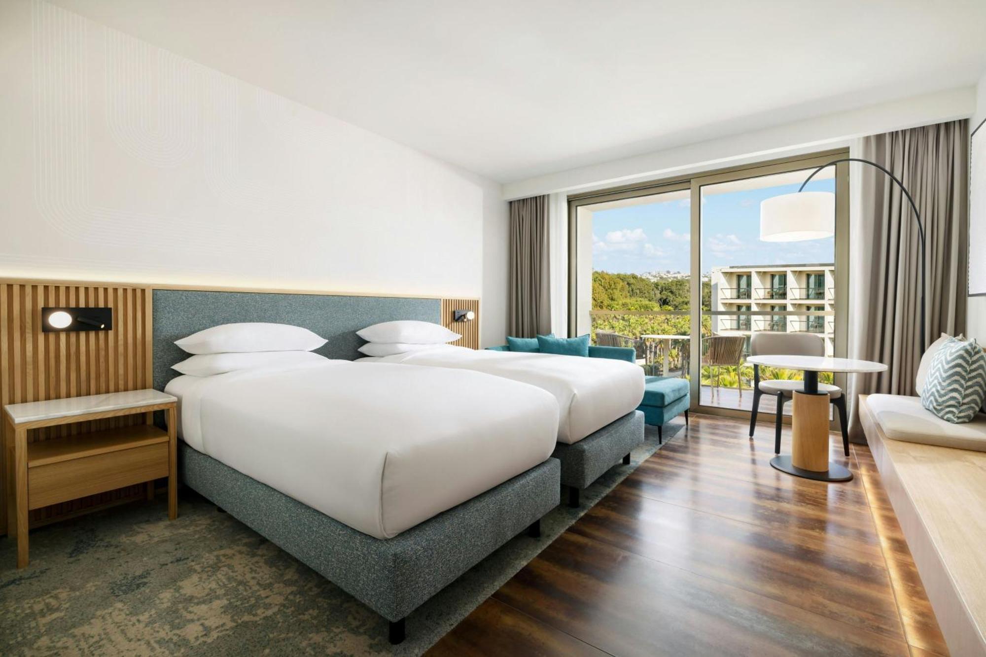 Deluxe Twin Room Balcony Resort View