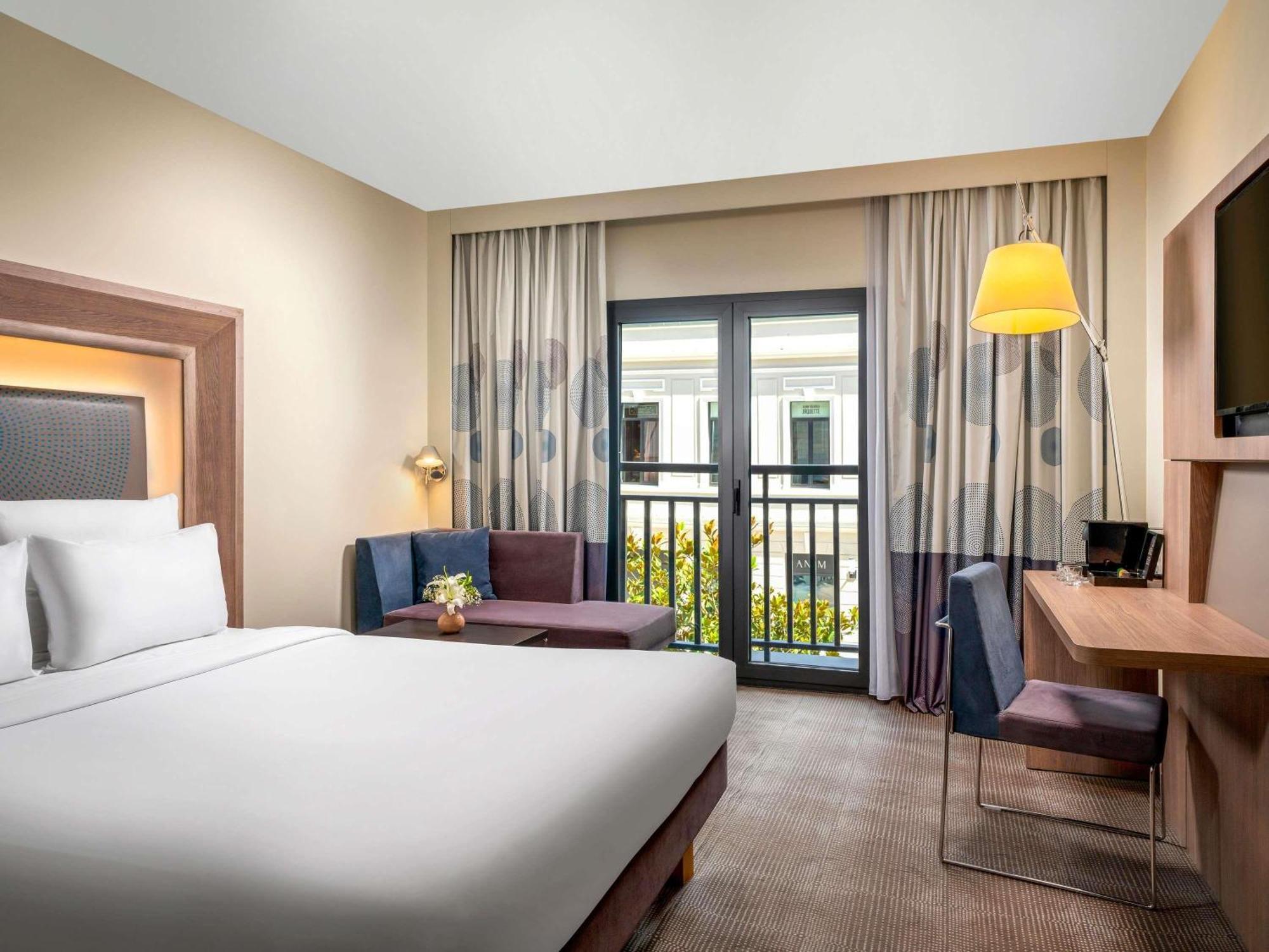 Executive Queen Room